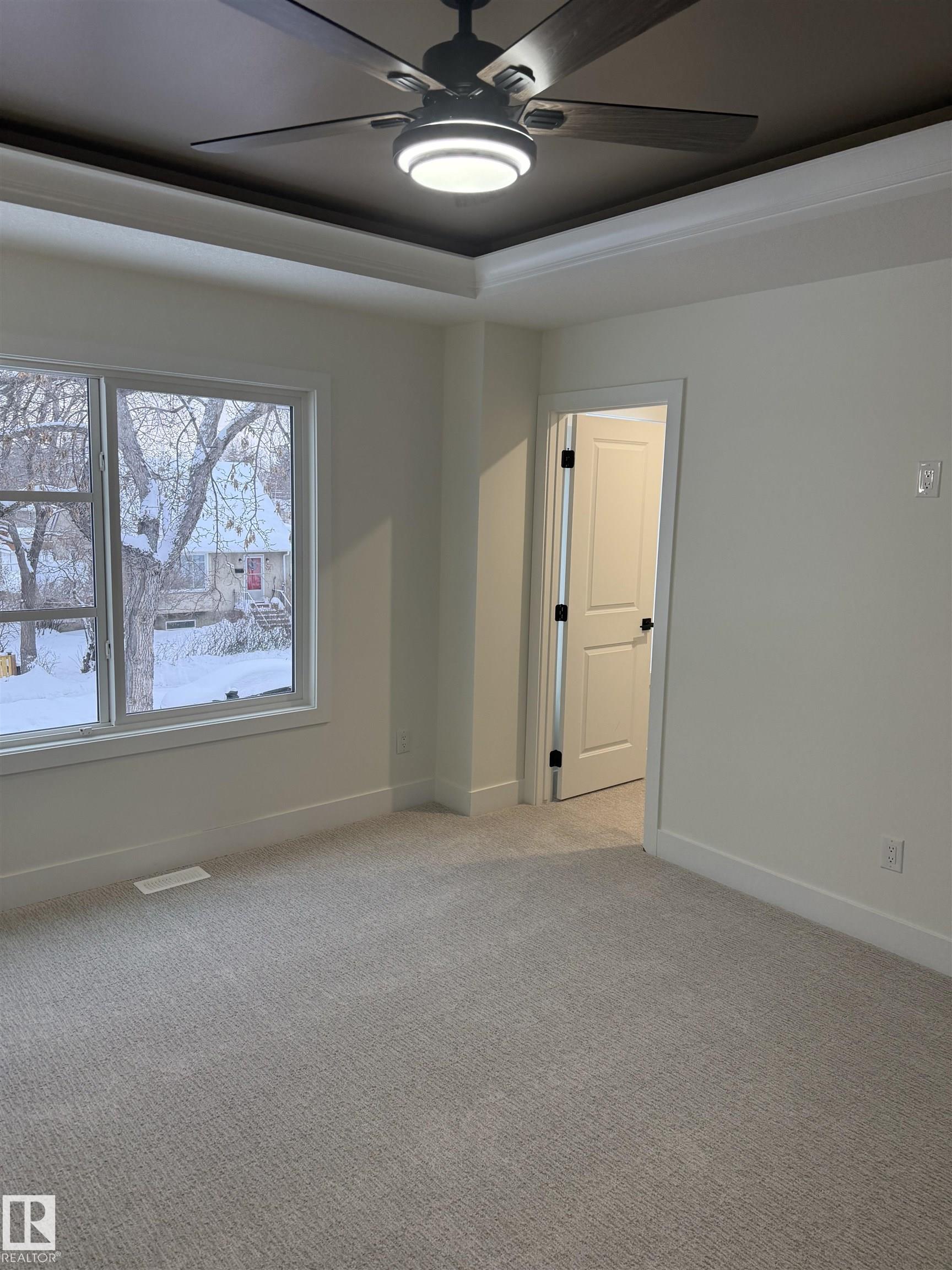 https://zimg.paragon.ice.com/ParagonImages/Property/PM/RAE/225402190/15/0/0/4e06900b7b7c7c6742dd43adc9198f37/1/f7ba2812983306924c700847194093d6/225402190-866596CA-4435-445E-9D9F-82016C1823CD.JPG
