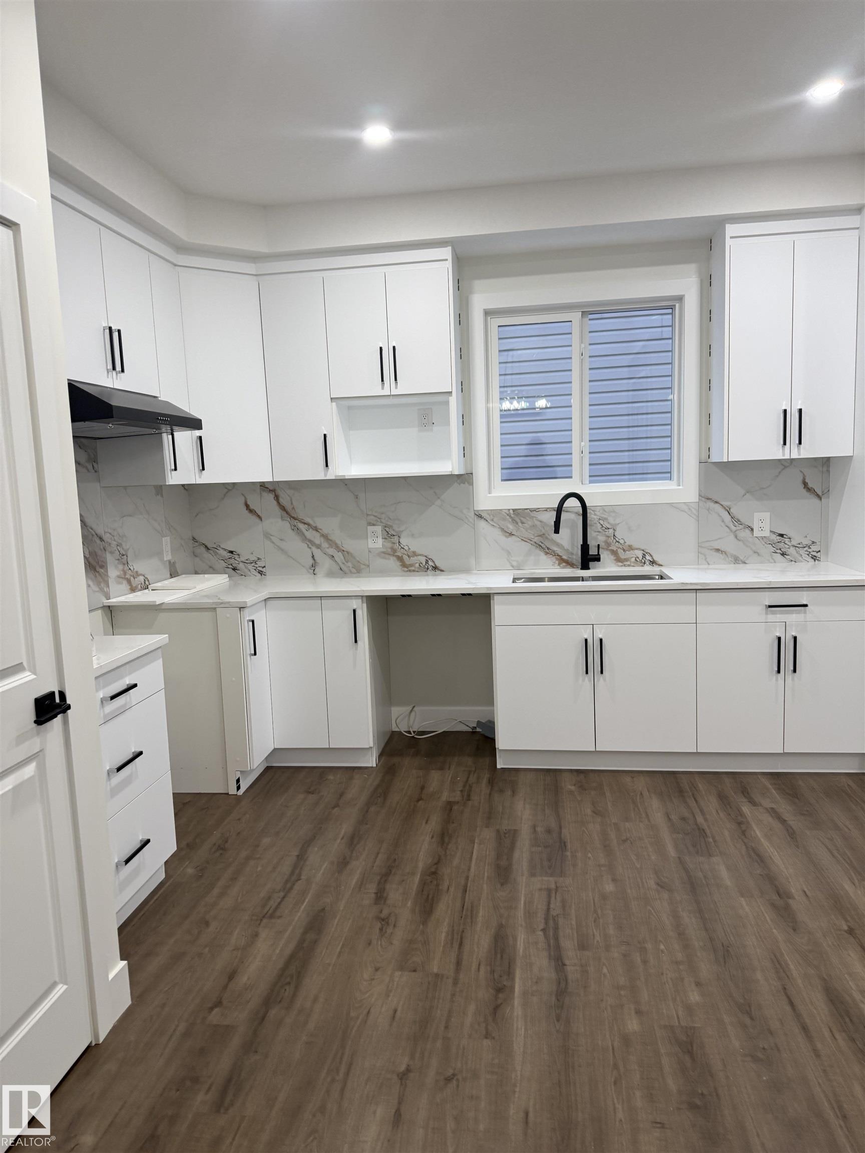 https://zimg.paragon.ice.com/ParagonImages/Property/PM/RAE/225402190/20/0/0/dd023b67fd83fce650e60a3ab0ce4442/1/f7ba2812983306924c700847194093d6/225402190-53316A72-F2C0-49E5-B738-014DD7979A51.JPG