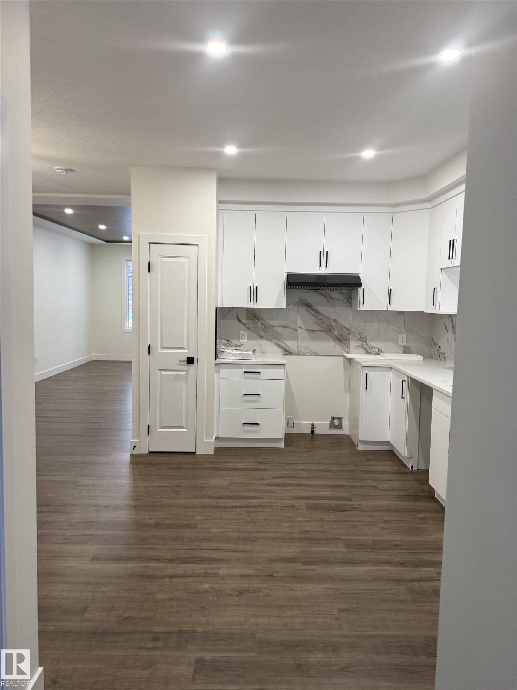https://zimg.paragon.ice.com/ParagonImages/Property/PM/RAE/225402190/30/0/0/28ff81bae95d257f56ed8048833f3263/1/f7ba2812983306924c700847194093d6/225402190-D6A5B426-B340-4FF6-8368-03DF5436462D.JPG