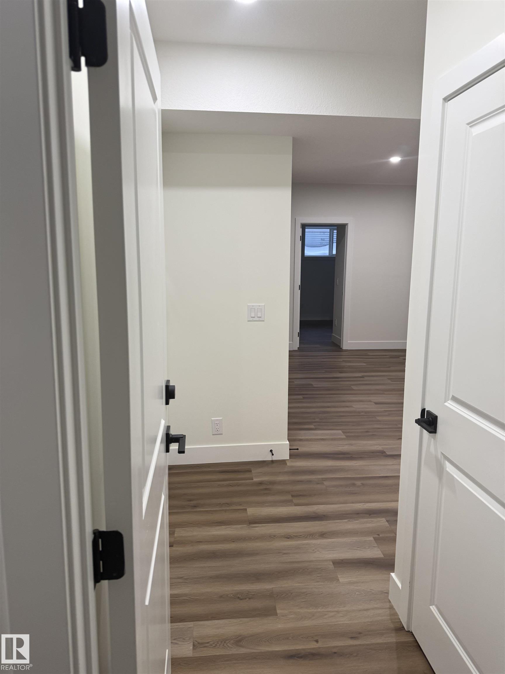 https://zimg.paragon.ice.com/ParagonImages/Property/PM/RAE/225402190/35/0/0/d4ce4cae9df22500ebc2f2fe8177fcc4/1/f7ba2812983306924c700847194093d6/225402190-26DF632B-644D-4D0A-93D6-209A54421580.JPG