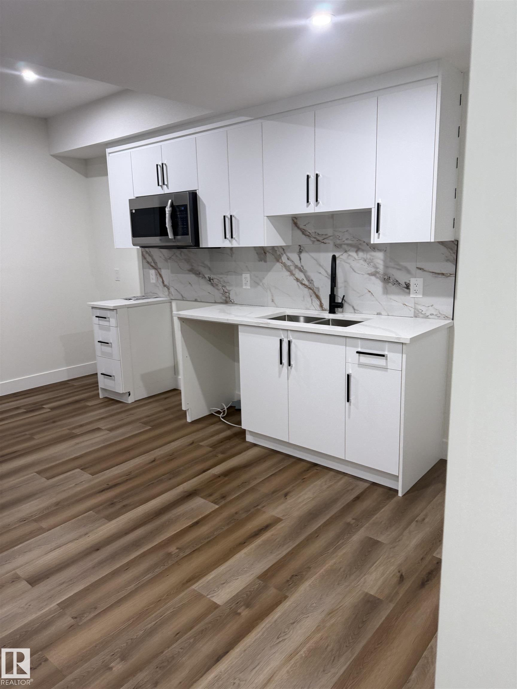 https://zimg.paragon.ice.com/ParagonImages/Property/PM/RAE/225402190/42/0/0/4f9d4434f7897a3453e74c60178f2349/1/f7ba2812983306924c700847194093d6/225402190-CF625003-D8B4-48CE-AD3A-F2B6057ED23B.JPG