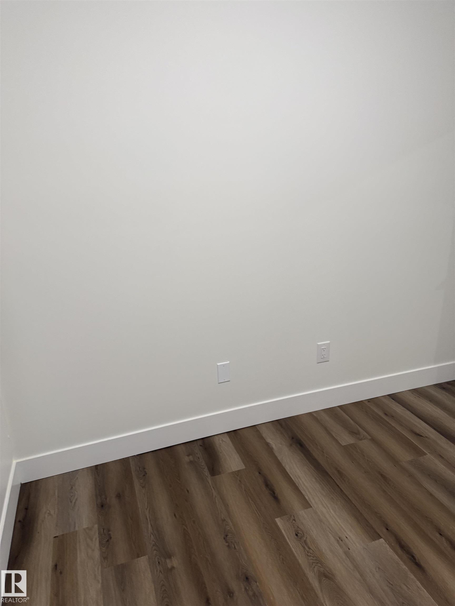 https://zimg.paragon.ice.com/ParagonImages/Property/PM/RAE/225402190/46/0/0/03ec63923923e47f9a203c3eda7e6646/1/f7ba2812983306924c700847194093d6/225402190-7E280667-44D4-453F-AC3F-681BBDB51BCD.JPG