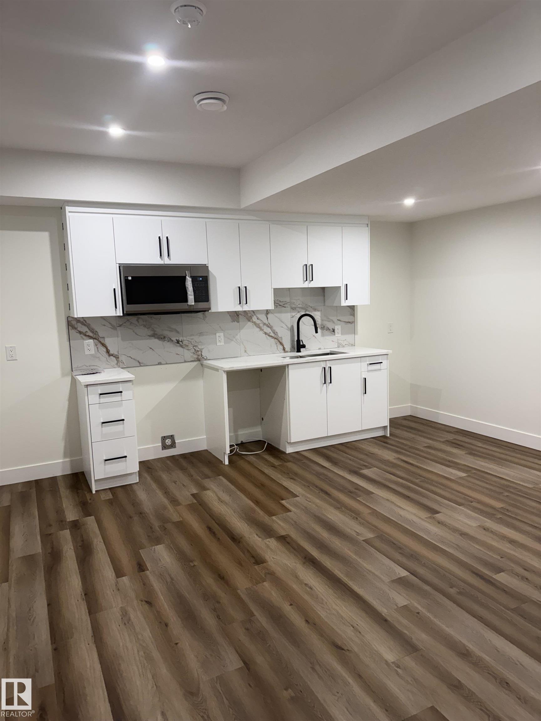 https://zimg.paragon.ice.com/ParagonImages/Property/PM/RAE/225402190/47/0/0/20c85a0930bd41a58d866769f7c25ffd/1/f7ba2812983306924c700847194093d6/225402190-B385B392-11C9-439A-98E9-3BDB4B7A0F75.JPG