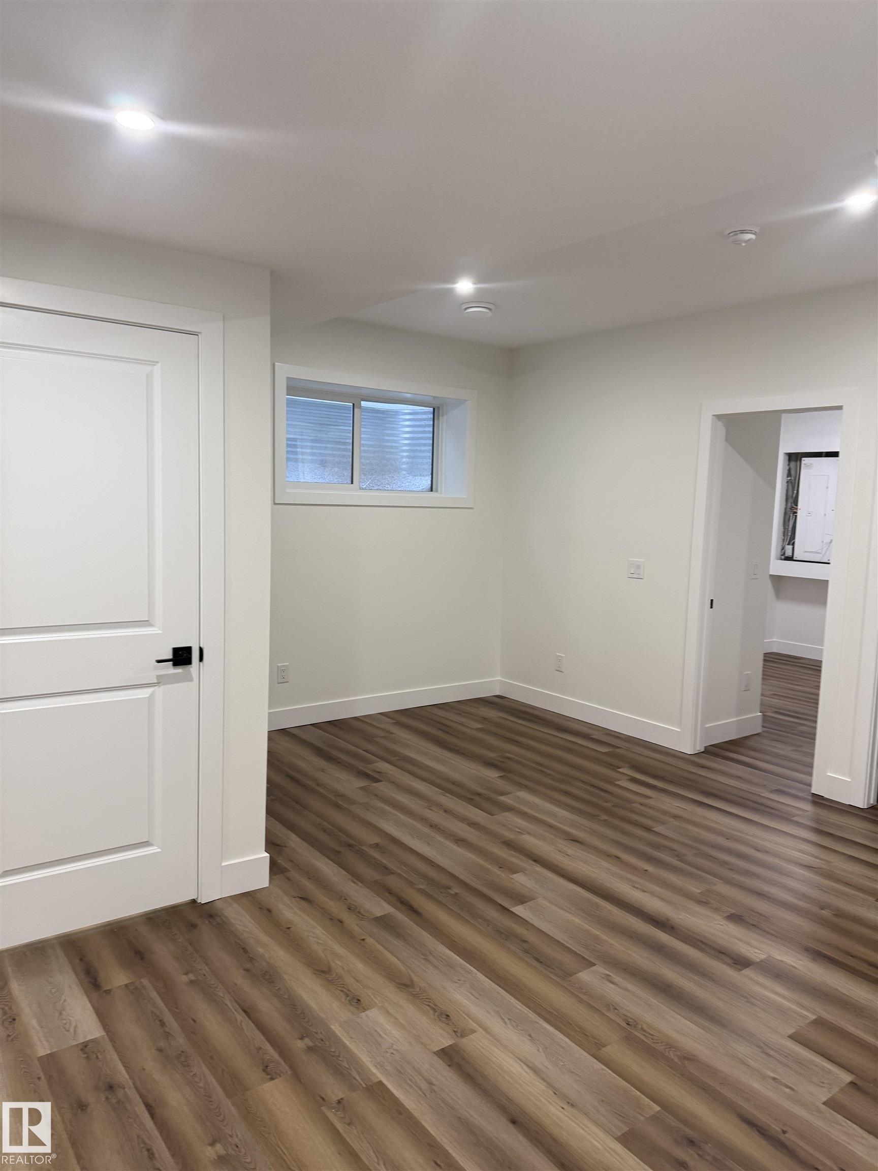 https://zimg.paragon.ice.com/ParagonImages/Property/PM/RAE/225402190/57/0/0/966addf5c825d50417b927915380ac87/1/f7ba2812983306924c700847194093d6/225402190-FC35EC2F-8903-4B6D-961E-7B4318C1404D.JPG