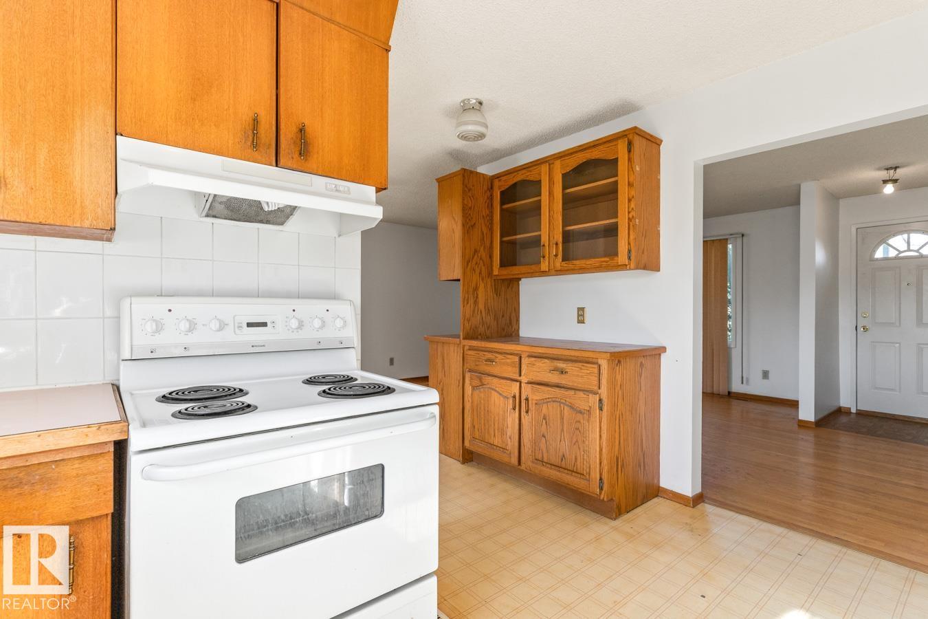 Photo 14 at 8507 52 Street NW, Kenilworth, Edmonton