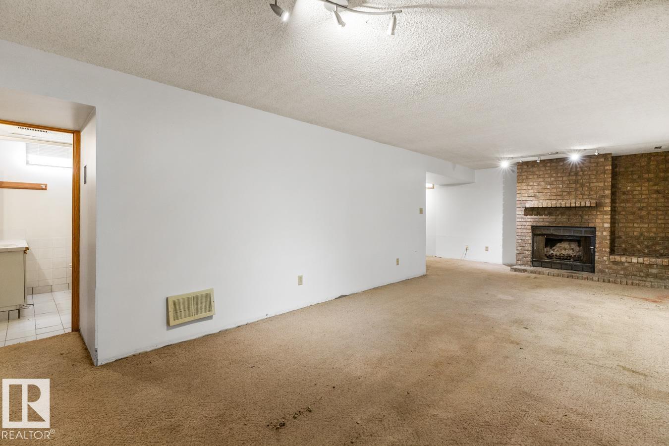 Photo 22 at 8507 52 Street NW, Kenilworth, Edmonton