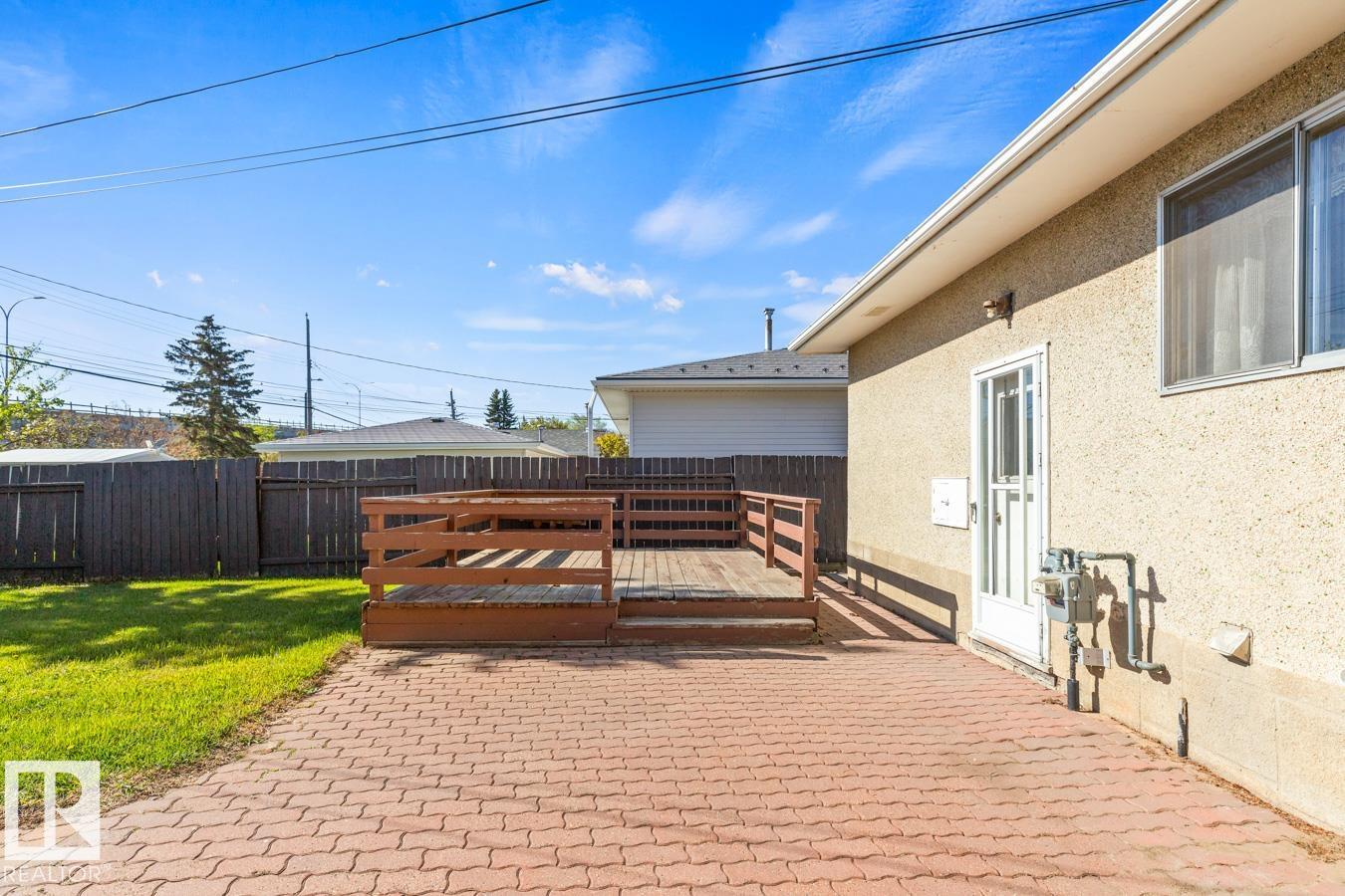 Photo 31 at 8507 52 Street NW, Kenilworth, Edmonton