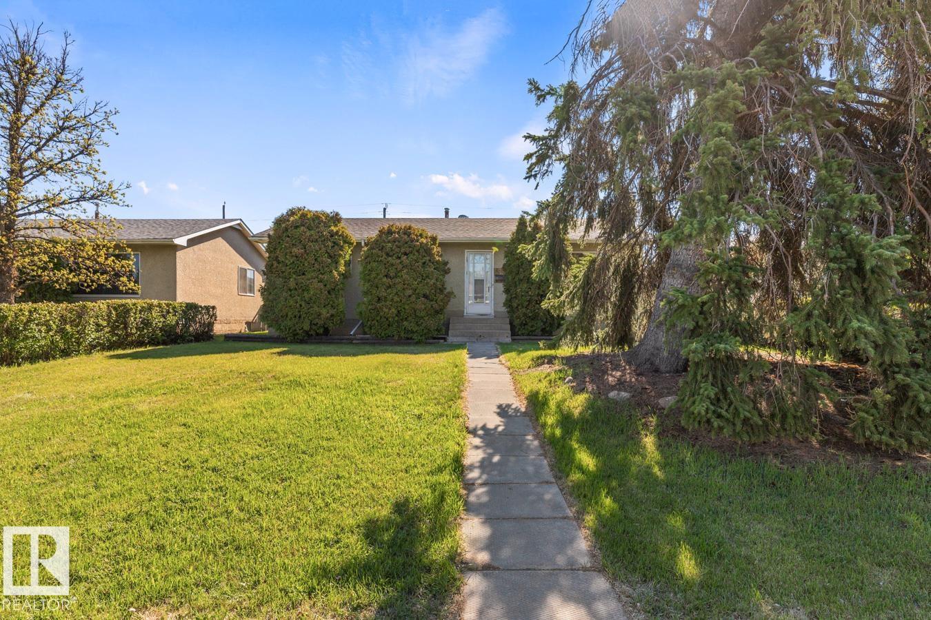 Photo 37 at 8507 52 Street NW, Kenilworth, Edmonton