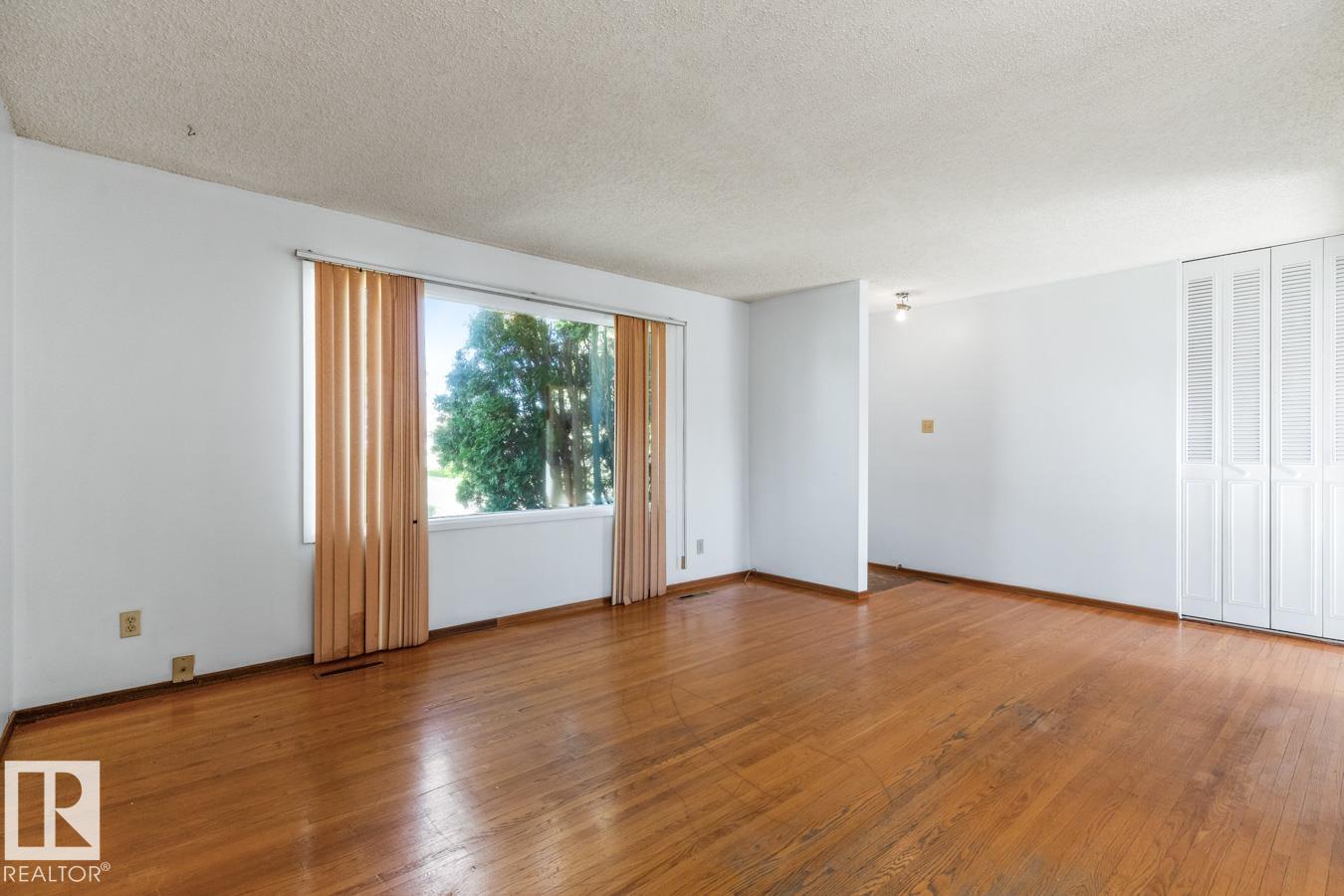 8507 52 Street NW, Kenilworth, Edmonton