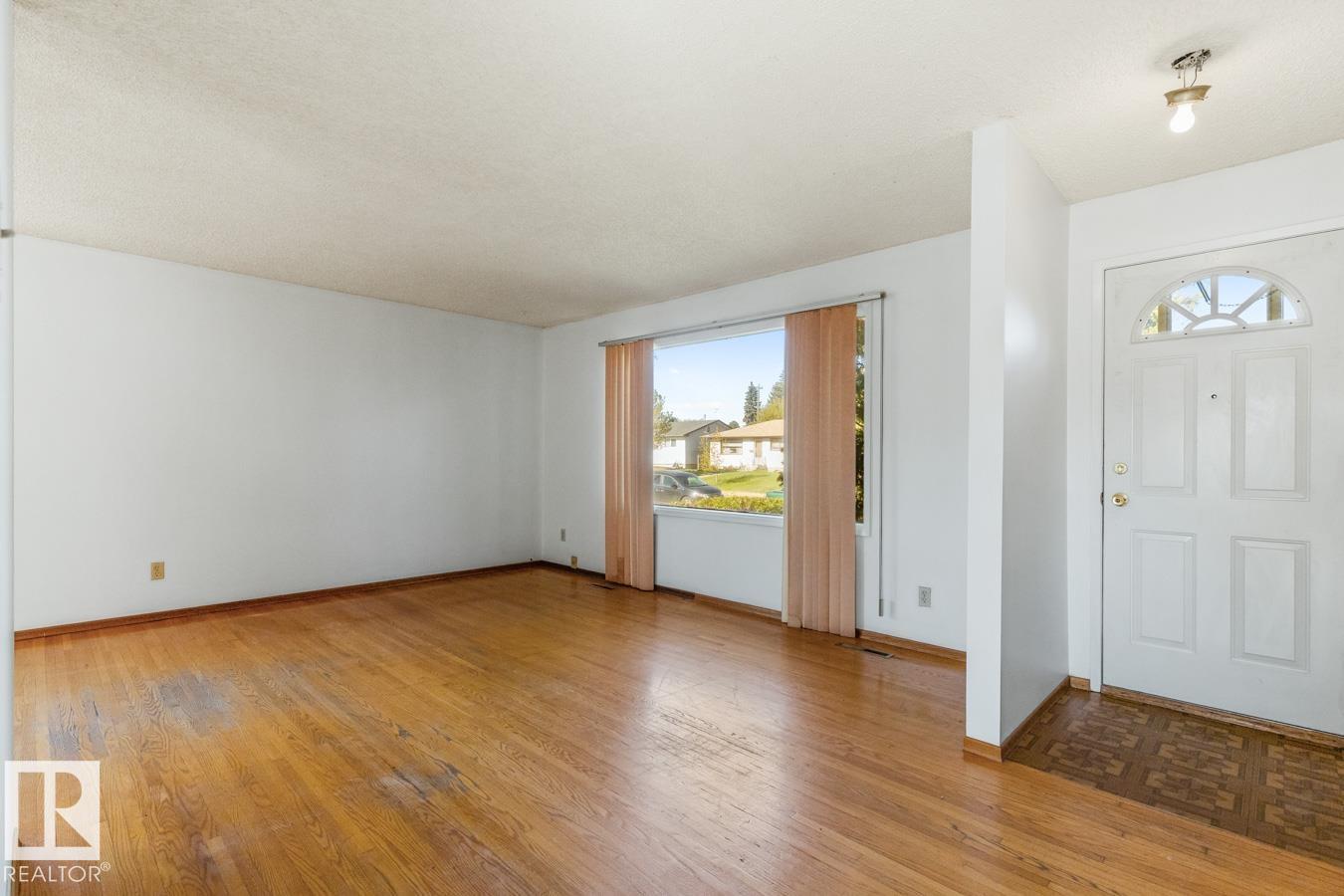 Photo 6 at 8507 52 Street NW, Kenilworth, Edmonton