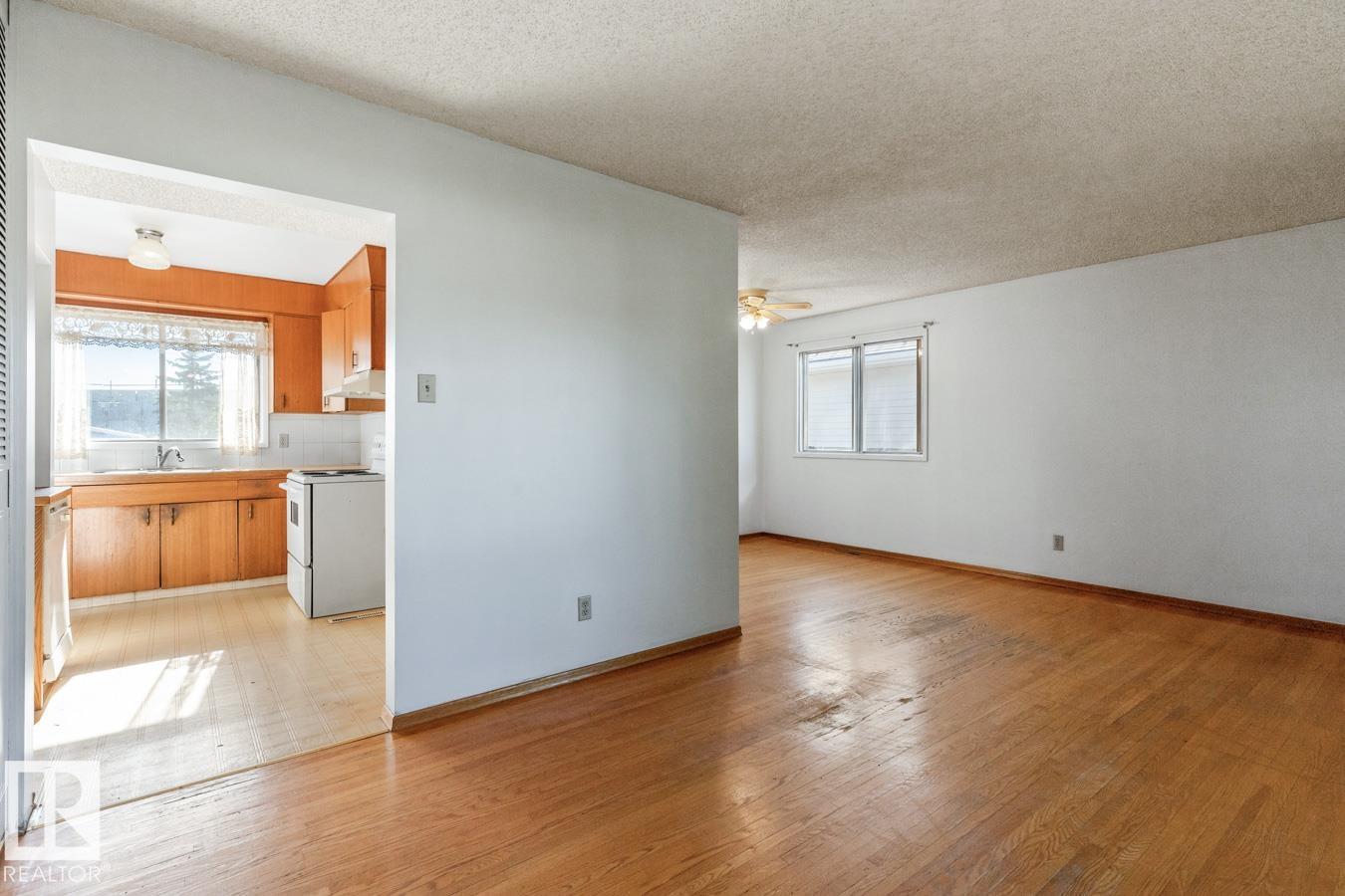 Photo 7 at 8507 52 Street NW, Kenilworth, Edmonton