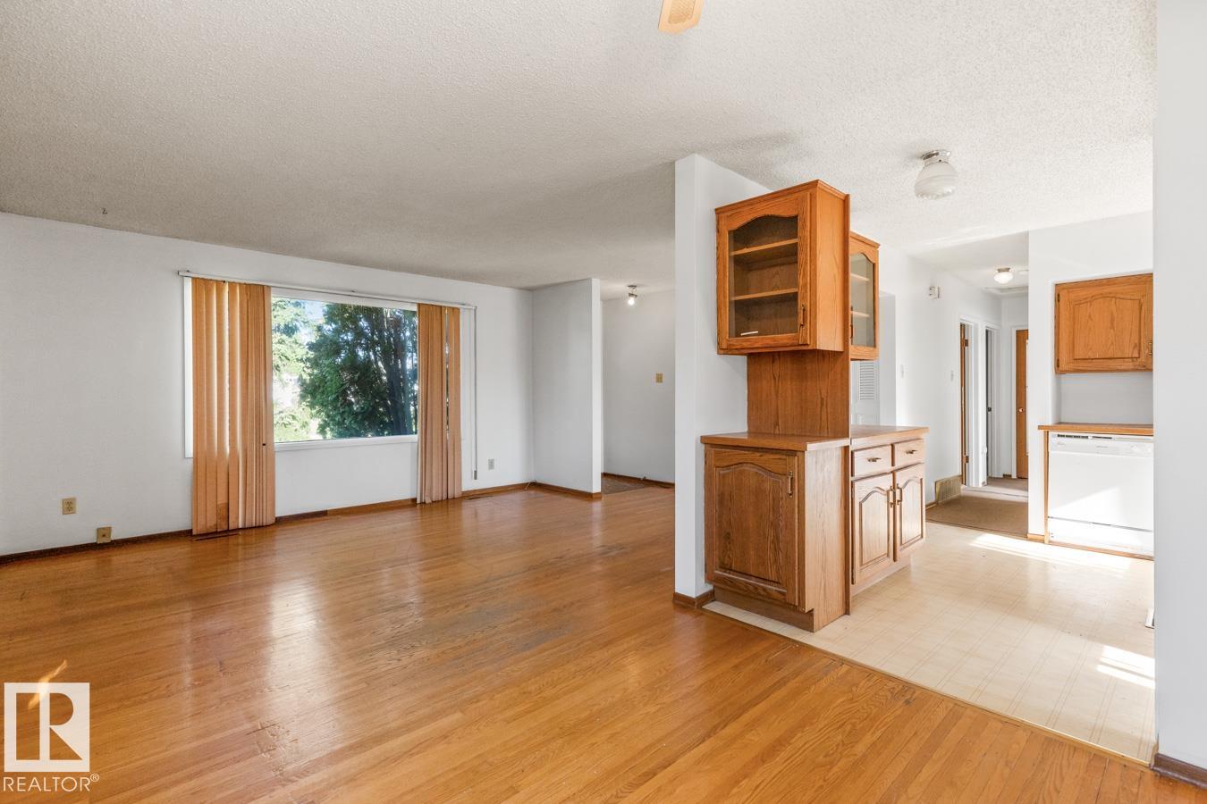 Photo 10 at 8507 52 Street NW, Kenilworth, Edmonton