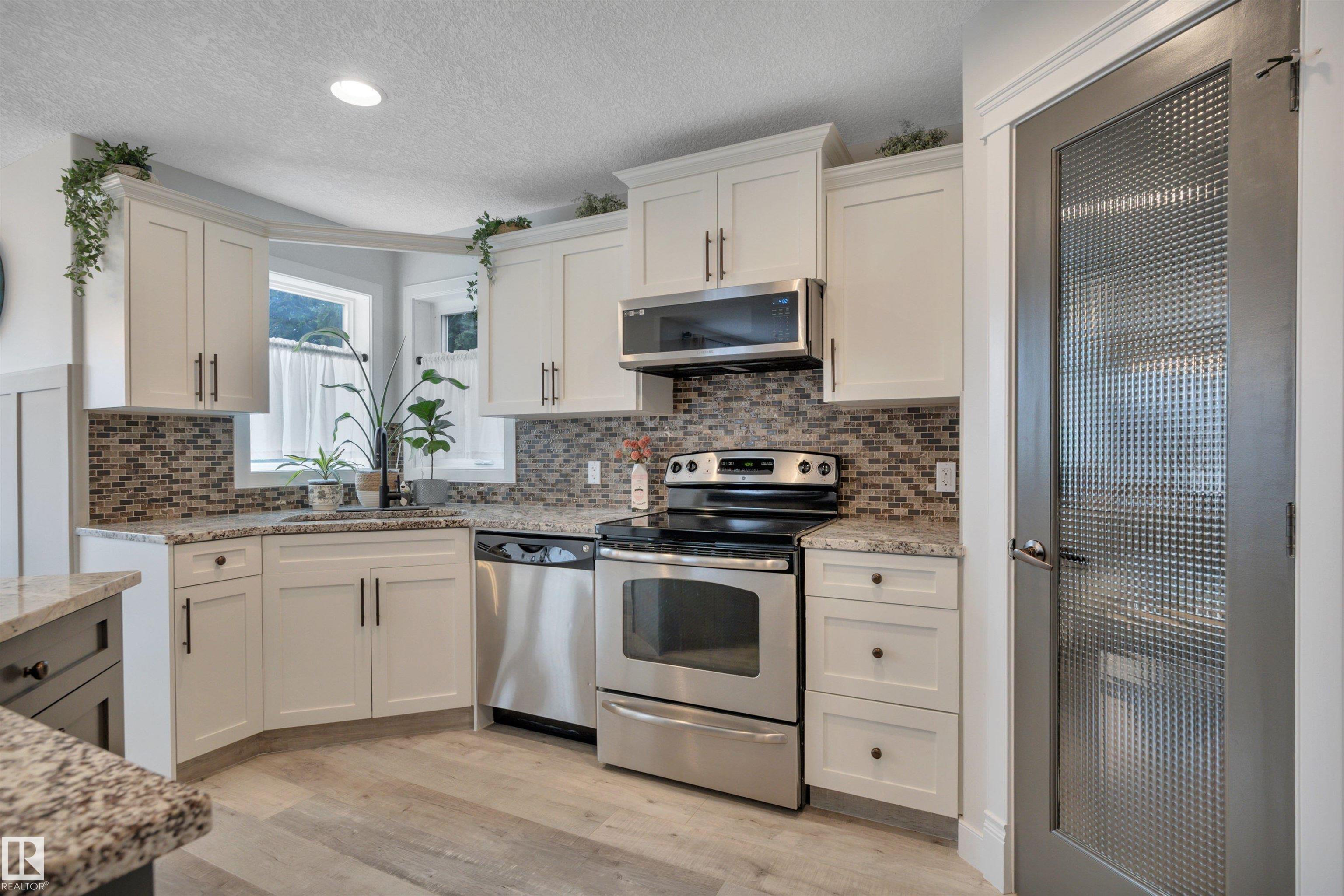 Photo 12 at 6509 38 Avenue, Montrose Estates, Beaumont