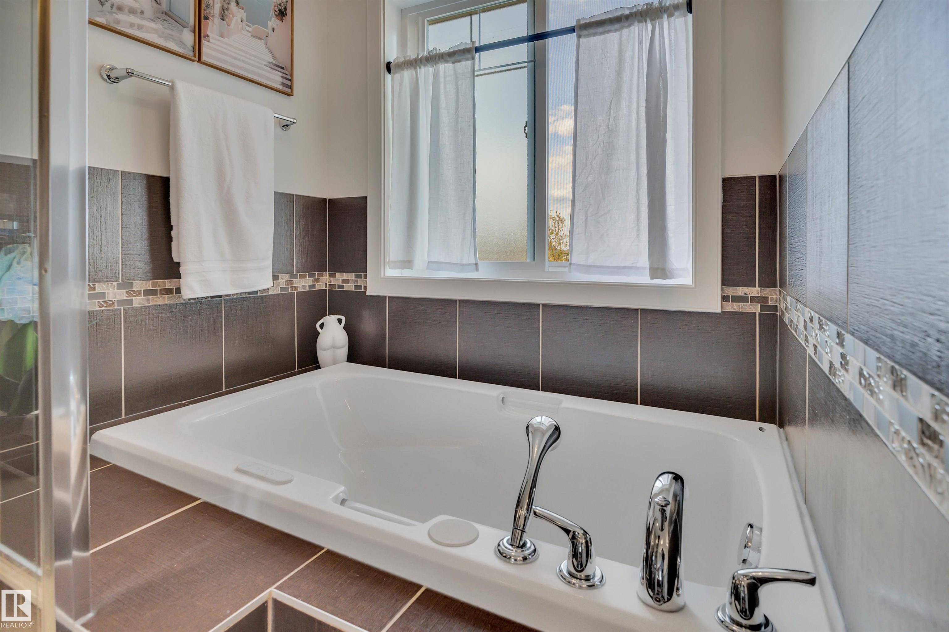 Photo 35 at 6509 38 Avenue, Montrose Estates, Beaumont