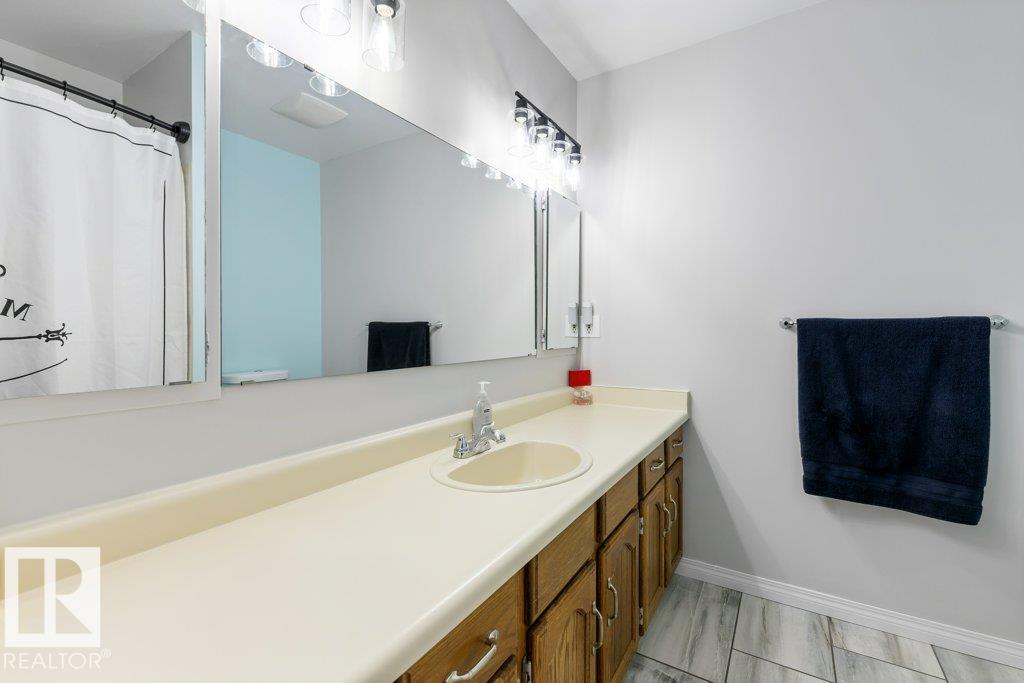https://zimg.paragon.ice.com/ParagonImages/Property/PM/RAE/225402201/19/0/0/9453d66e70e92515460082f6e173ba20/1/8e180837b1dd89b3182b63d6588a668a/225402201-6fe2c18e-7fc8-4a83-a719-a56aa96c3d97.JPG