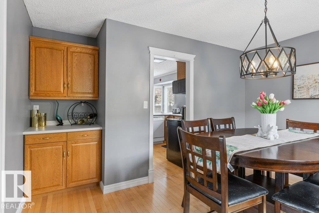 https://zimg.paragon.ice.com/ParagonImages/Property/PM/RAE/225402201/7/0/0/89b7542cbe6e19f5ca9cdc9cba6957fd/1/8e180837b1dd89b3182b63d6588a668a/225402201-4f0f835f-9b09-489e-b684-151c950683a6.JPG