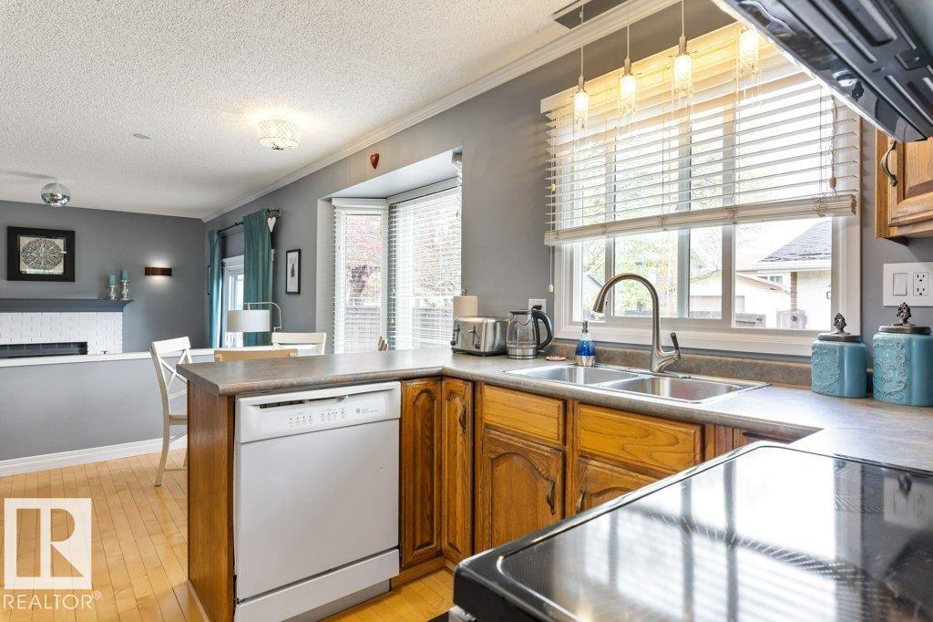 https://zimg.paragon.ice.com/ParagonImages/Property/PM/RAE/225402201/8/0/0/54cca9047917194db7ac81e97c801b90/1/8e180837b1dd89b3182b63d6588a668a/225402201-9f092c7b-b952-47fc-b833-c226f03e90c1.JPG