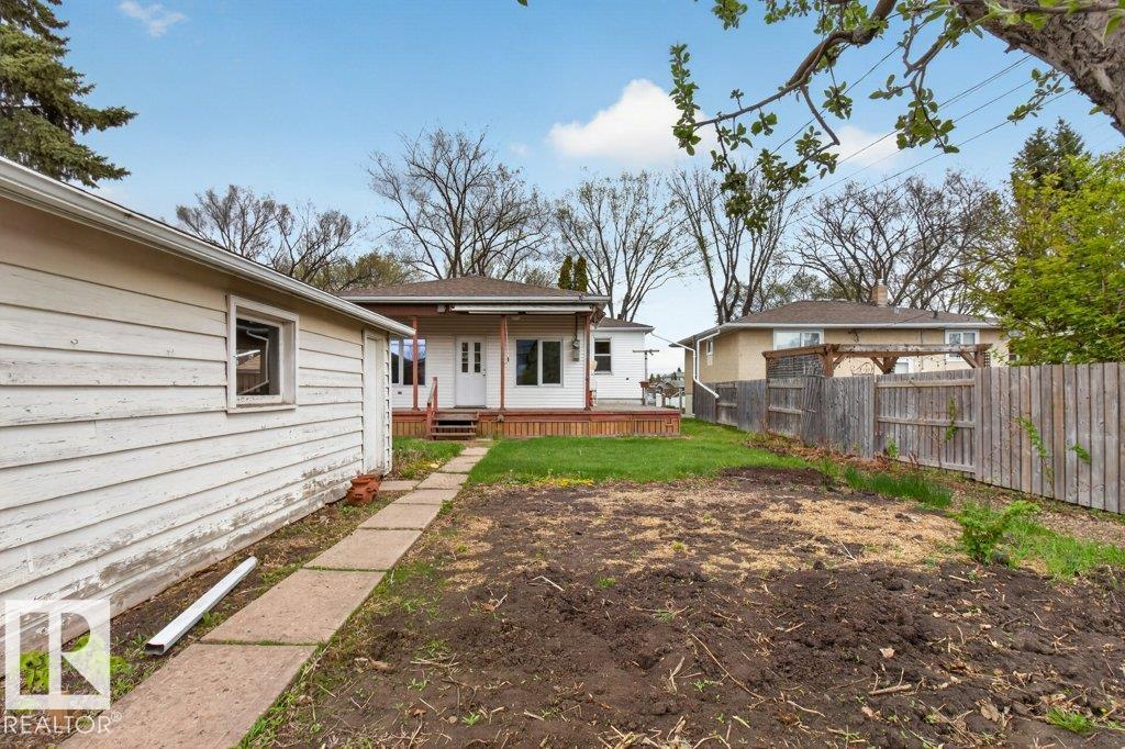 Photo 32 at 10640 79 Street NW, Forest Heights, Edmonton