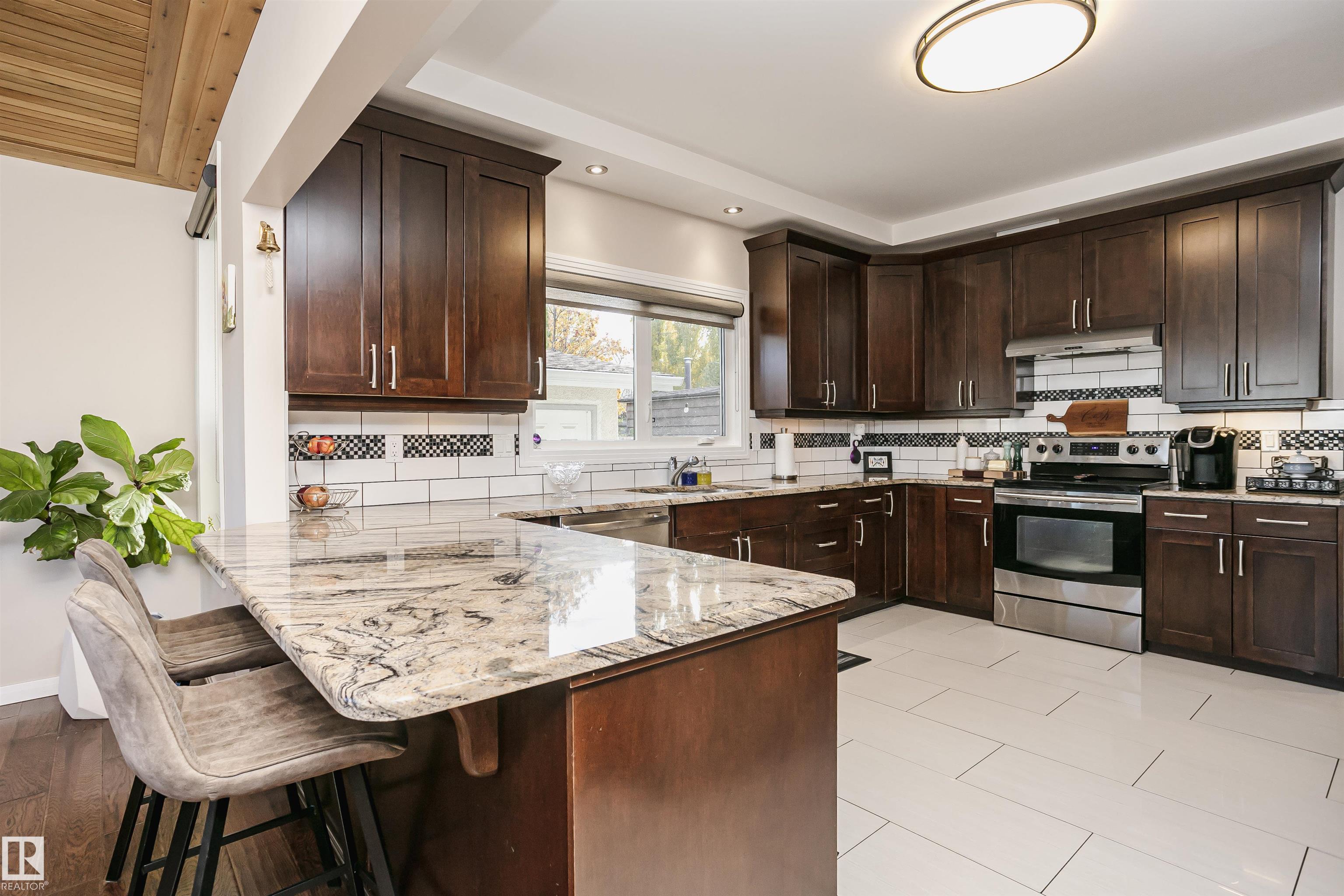 Photo 7 at 14719 59 Avenue NW, Brander Gardens, Edmonton