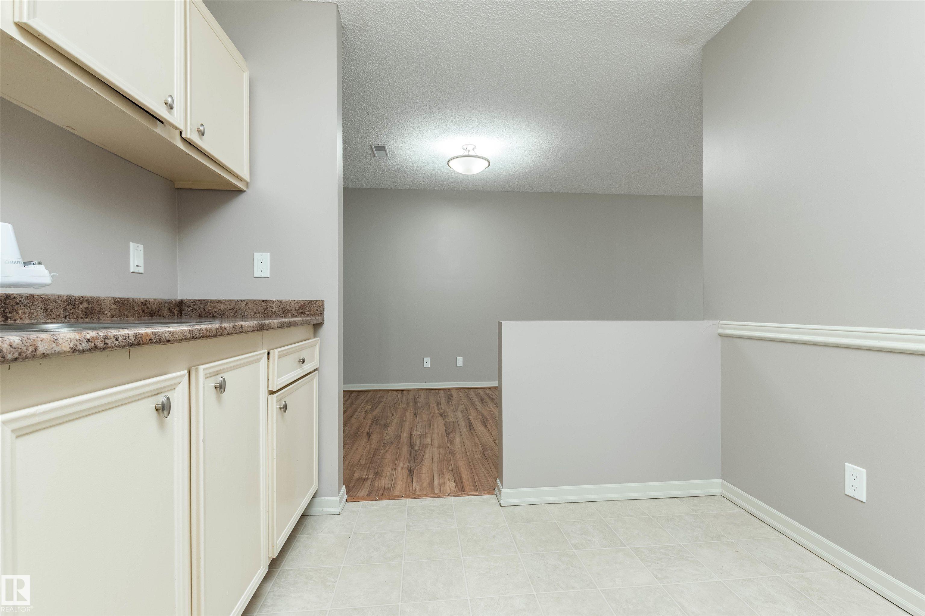 https://zimg.paragon.ice.com/ParagonImages/Property/PM/RAE/225402212/14/0/0/1541c2f7b2ff923dfcf68c5fc010c7c4/1/ee28406985de1aa8bd214fee44200055/225402212-d2e1e9d9-42fe-4f9d-8d8a-9ba6ed5be408.JPG