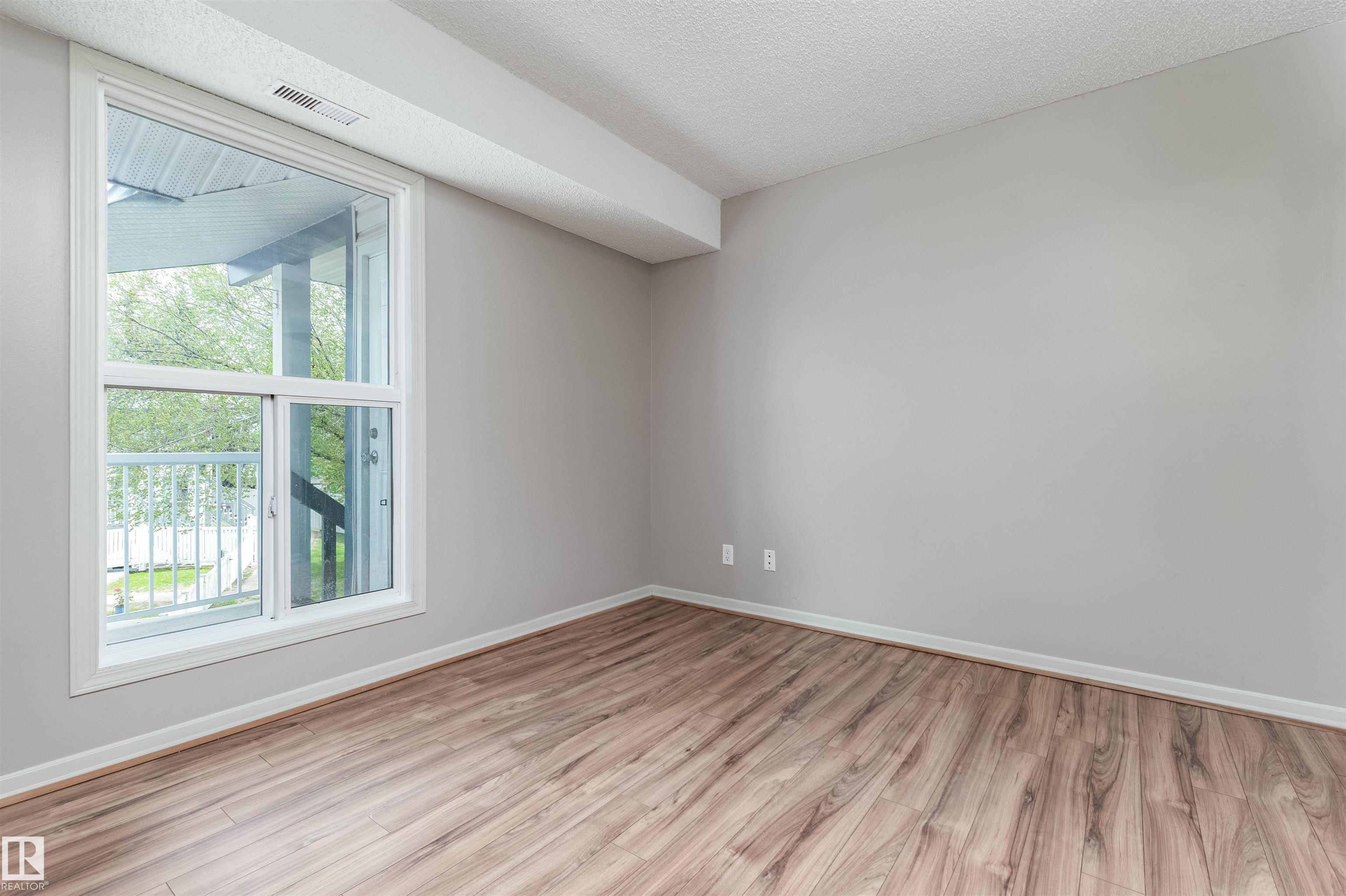 https://zimg.paragon.ice.com/ParagonImages/Property/PM/RAE/225402212/16/0/0/85ac4453388f0b5ccbf8b547c1751e59/1/ee28406985de1aa8bd214fee44200055/225402212-5bba7d7b-8063-4012-8401-e14633d47de0.JPG