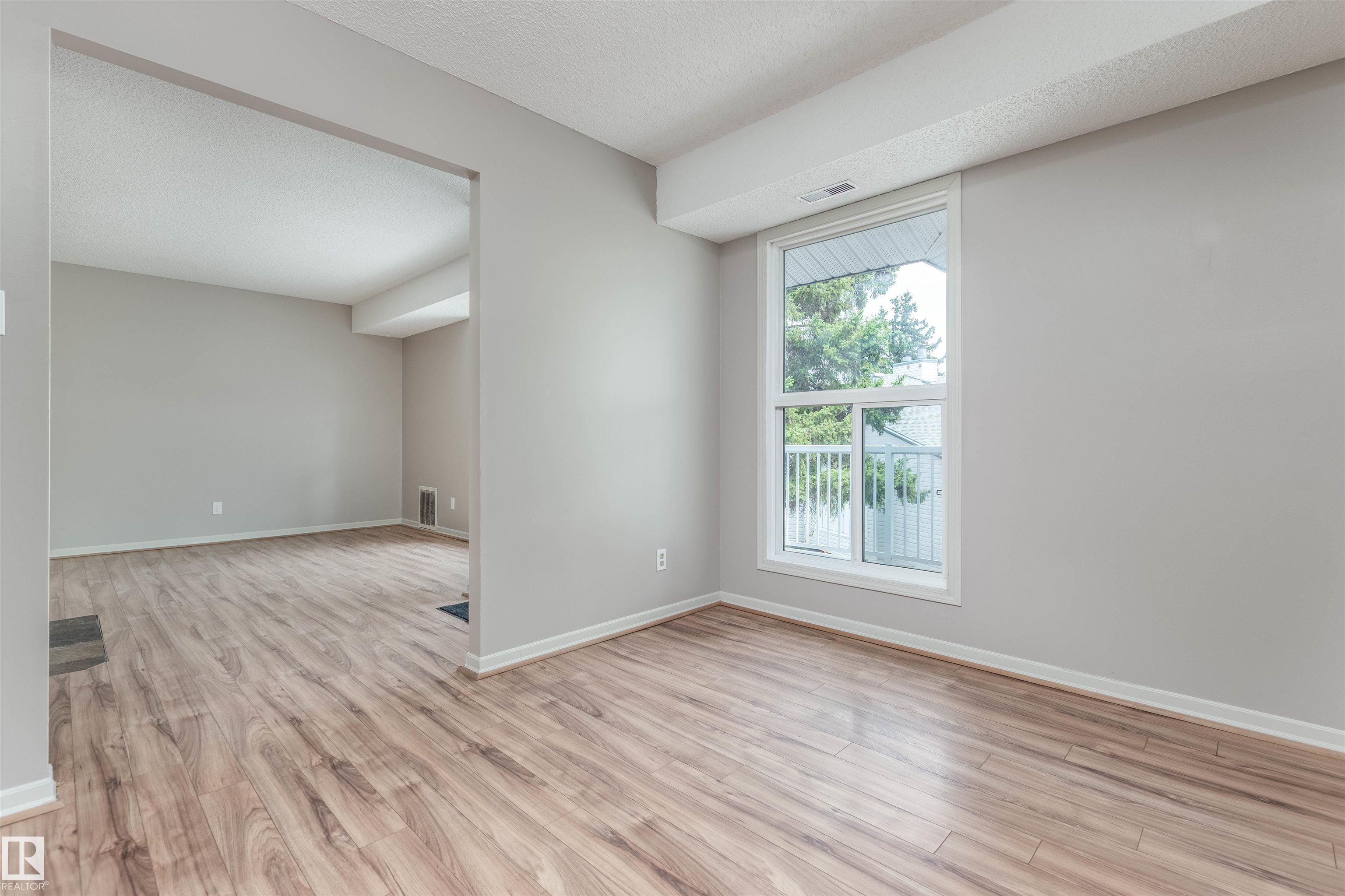 https://zimg.paragon.ice.com/ParagonImages/Property/PM/RAE/225402212/17/0/0/92bee1ca0a0f58964e6b48b4e22431d5/1/ee28406985de1aa8bd214fee44200055/225402212-4699b06f-5bf4-4bec-a670-50db0e543edd.JPG