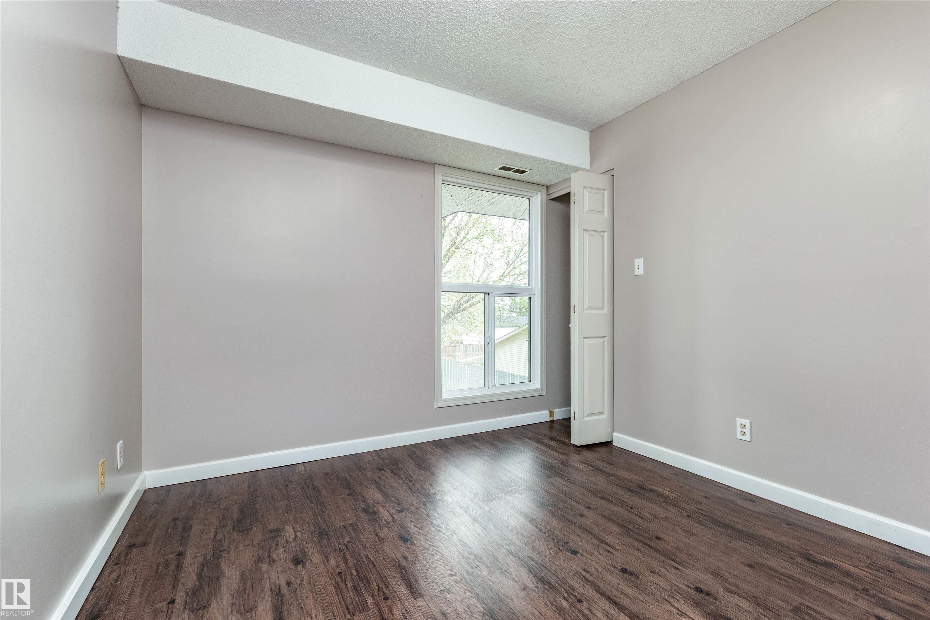 https://zimg.paragon.ice.com/ParagonImages/Property/PM/RAE/225402212/19/0/0/fec9eb50fc703600e118fd28f8160cac/1/ee28406985de1aa8bd214fee44200055/225402212-31de903b-5360-4d29-918f-c46c1f48ee43.JPG