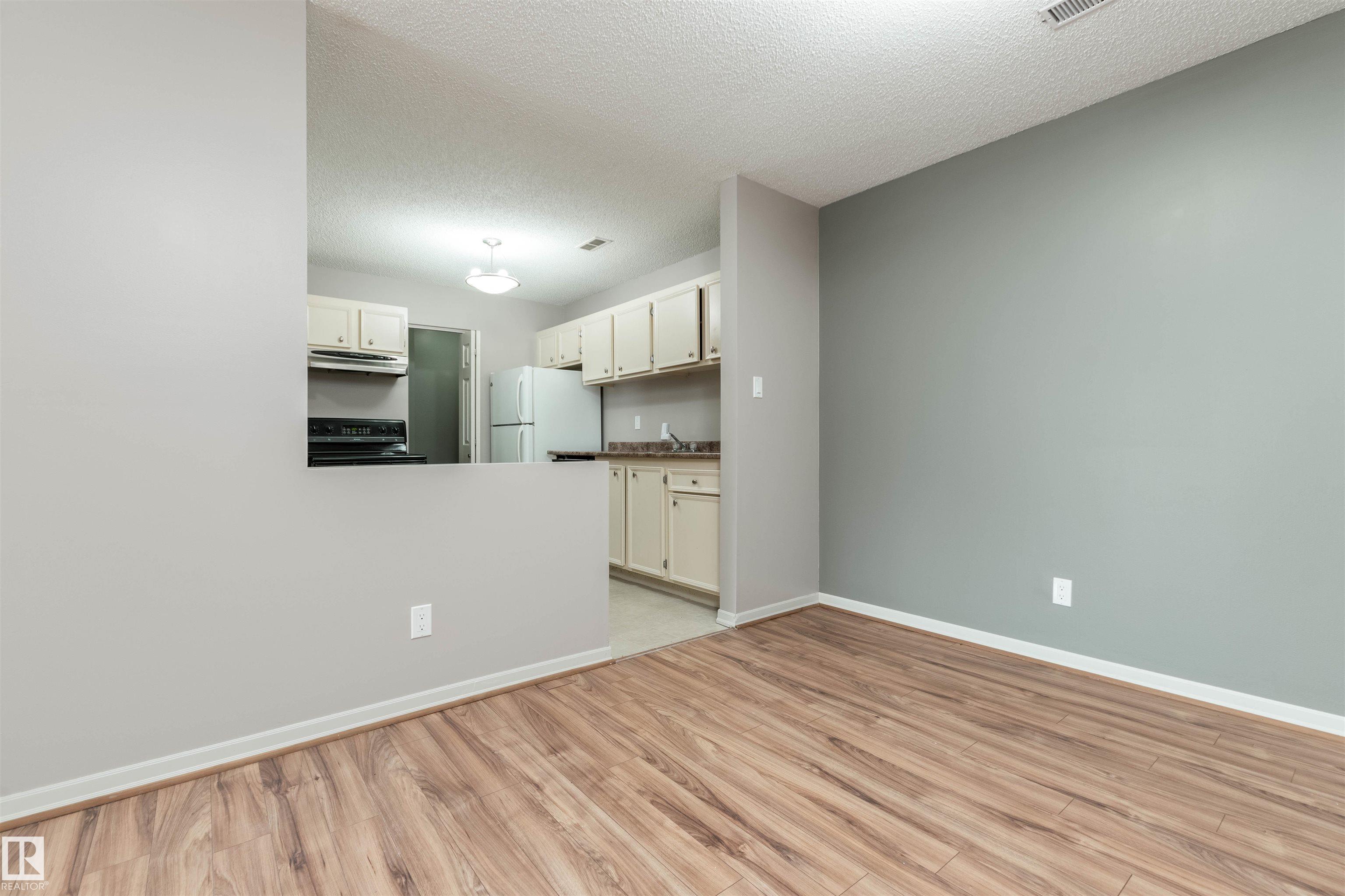 https://zimg.paragon.ice.com/ParagonImages/Property/PM/RAE/225402212/8/0/0/3f2495032fa2d194d01c9b2e21b84ce4/1/ee28406985de1aa8bd214fee44200055/225402212-0e3b7d51-a18b-4548-b0a9-81f57b93500e.JPG