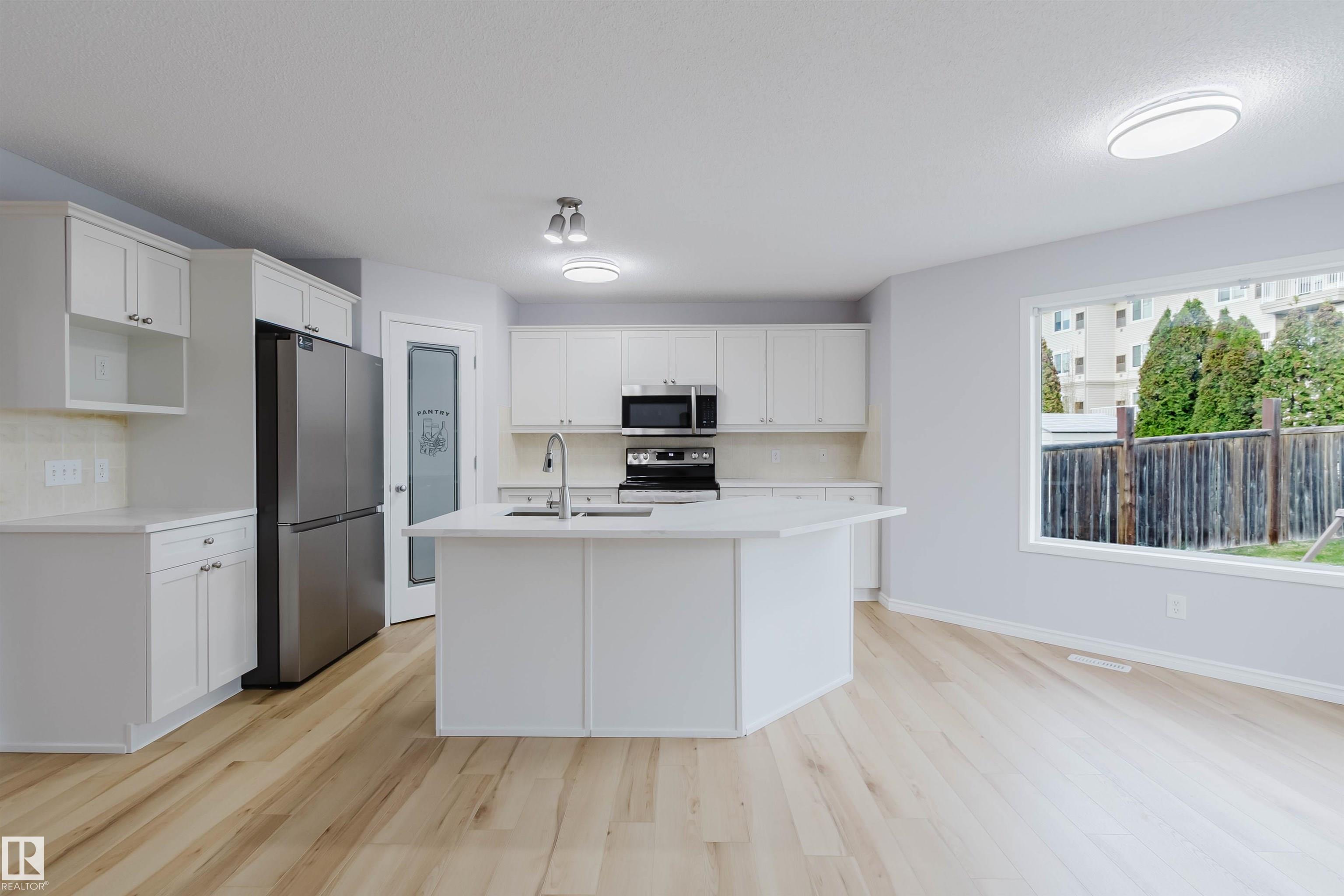 https://zimg.paragon.ice.com/ParagonImages/Property/PM/RAE/225402214/13/0/0/498a37aba511aa7838d10e11d7f9735f/1/e43b602d4b8df5f8a62687f463fa8dc4/225402214-77038338-6fdc-4d87-9782-ff4a30be22c0.JPG