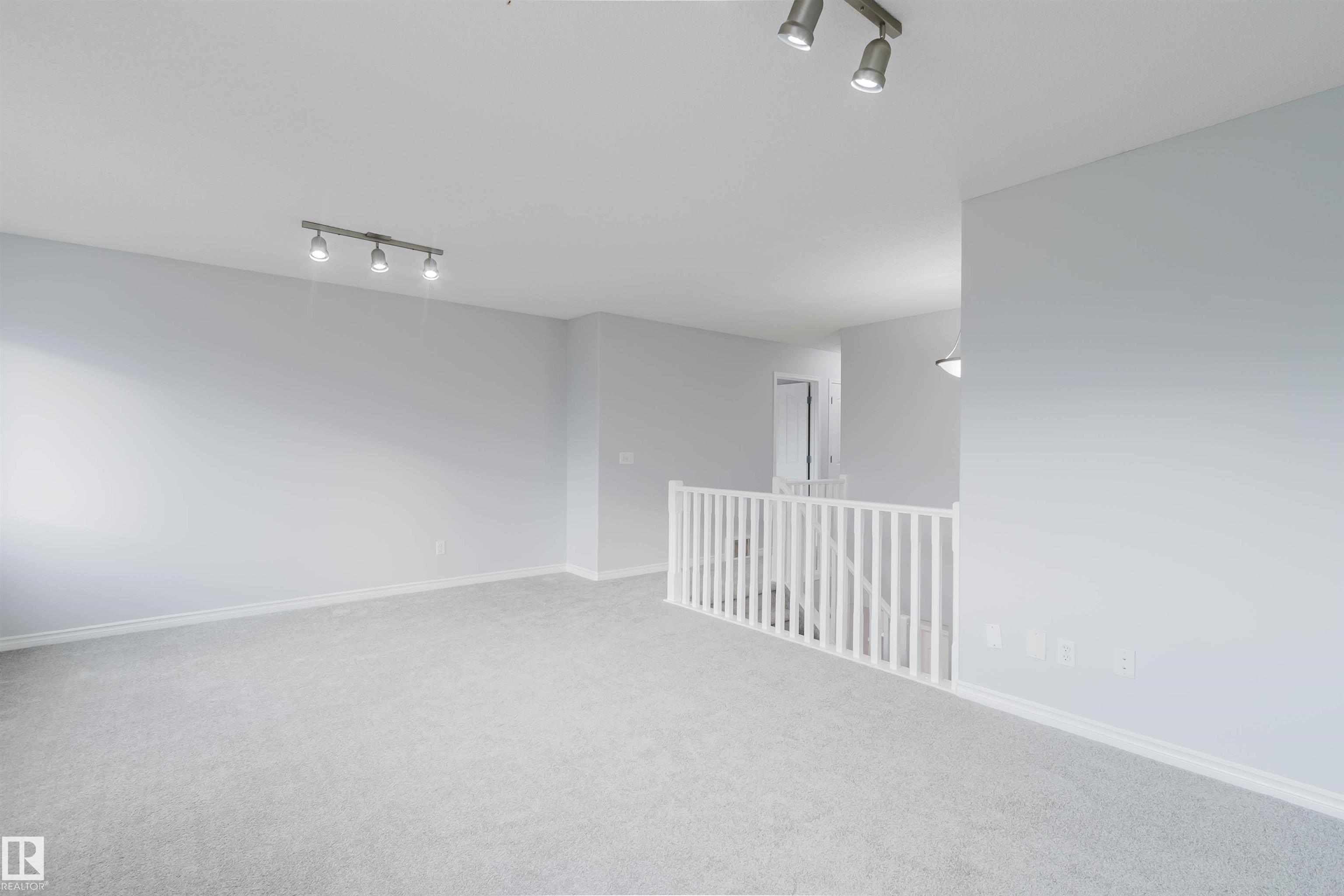 https://zimg.paragon.ice.com/ParagonImages/Property/PM/RAE/225402214/20/0/0/6ec4a80e01c3a7946f46cf3d87783749/1/e43b602d4b8df5f8a62687f463fa8dc4/225402214-8c8eb047-3897-4520-b855-064e19fc97c1.JPG