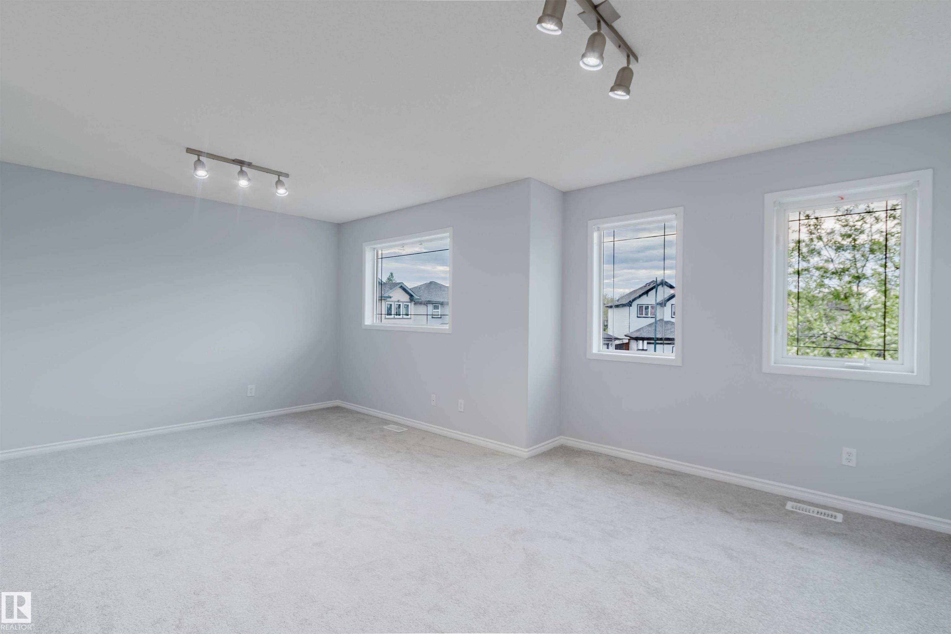 https://zimg.paragon.ice.com/ParagonImages/Property/PM/RAE/225402214/21/0/0/b7881d655fa6be9fb68dfc5024887706/1/e43b602d4b8df5f8a62687f463fa8dc4/225402214-e952b0eb-7b7d-4585-962f-0ba9ef09e3a9.JPG