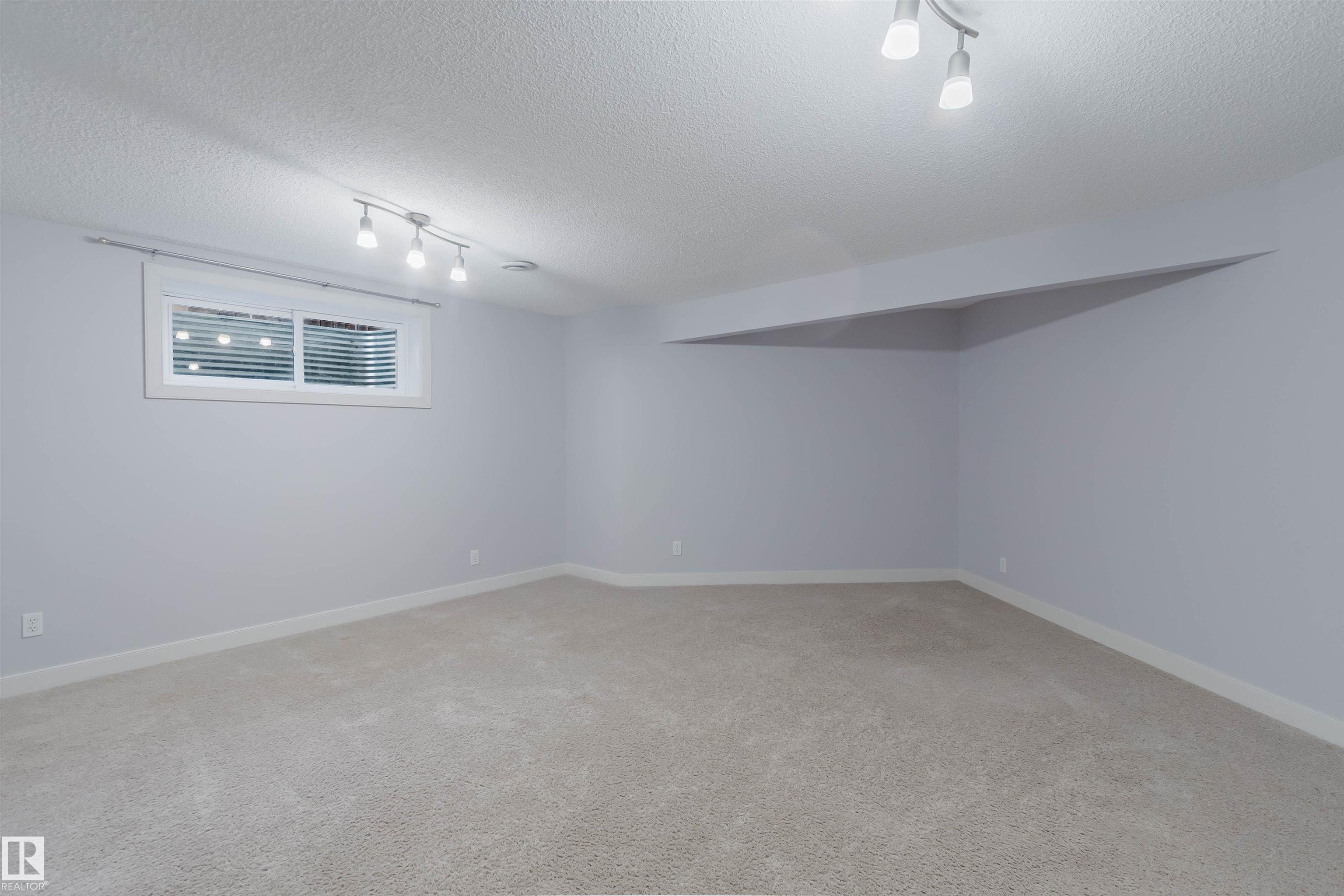 https://zimg.paragon.ice.com/ParagonImages/Property/PM/RAE/225402214/34/0/0/cc202ae44fcff9ae06ffa89b687a6de2/1/e43b602d4b8df5f8a62687f463fa8dc4/225402214-2663a915-9677-4ede-b230-2554740600a1.JPG
