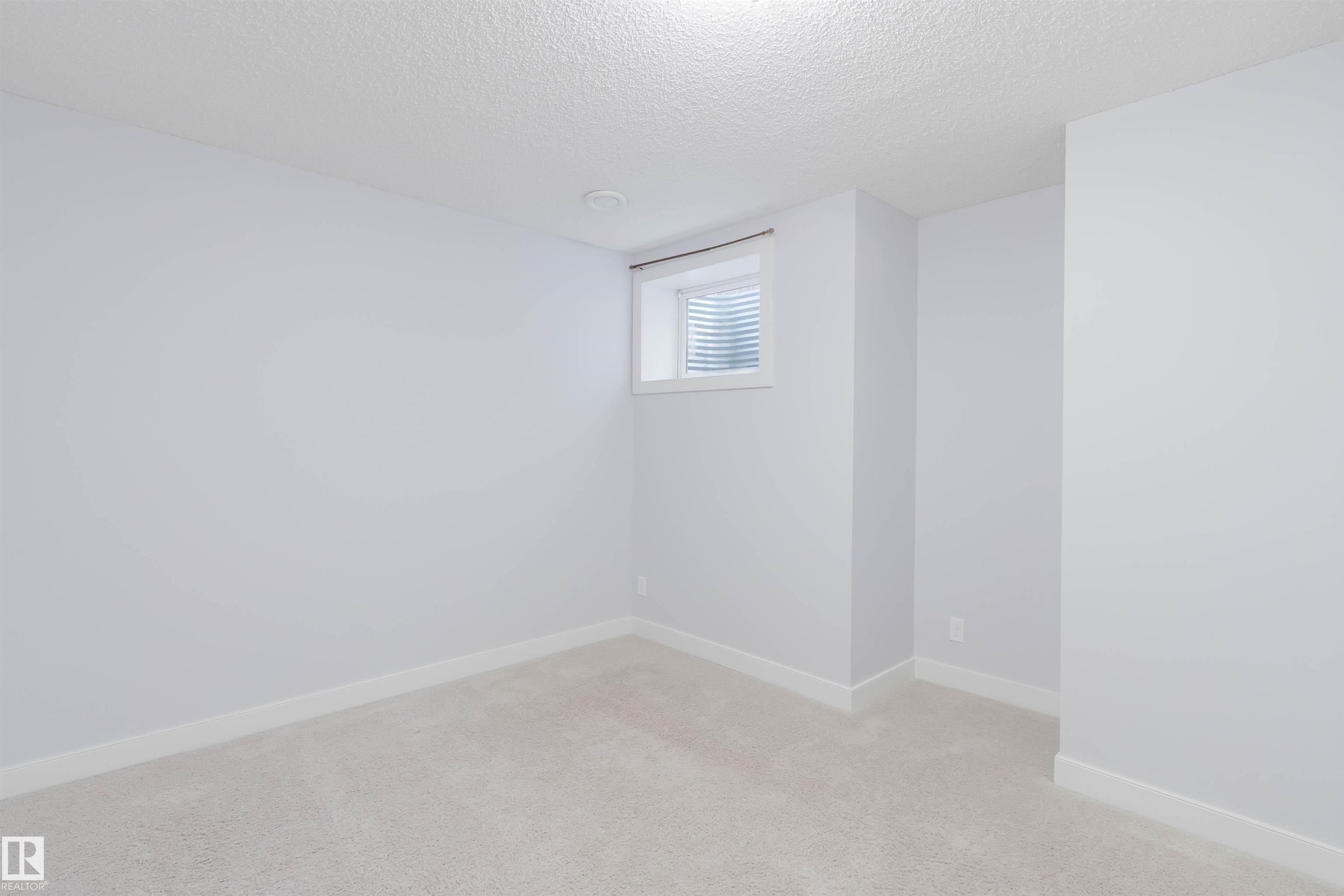 https://zimg.paragon.ice.com/ParagonImages/Property/PM/RAE/225402214/35/0/0/cdf159f9ee933641642eb461316f8402/1/e43b602d4b8df5f8a62687f463fa8dc4/225402214-20eeb92b-b6f2-47ed-aa81-e2c28af49b8b.JPG