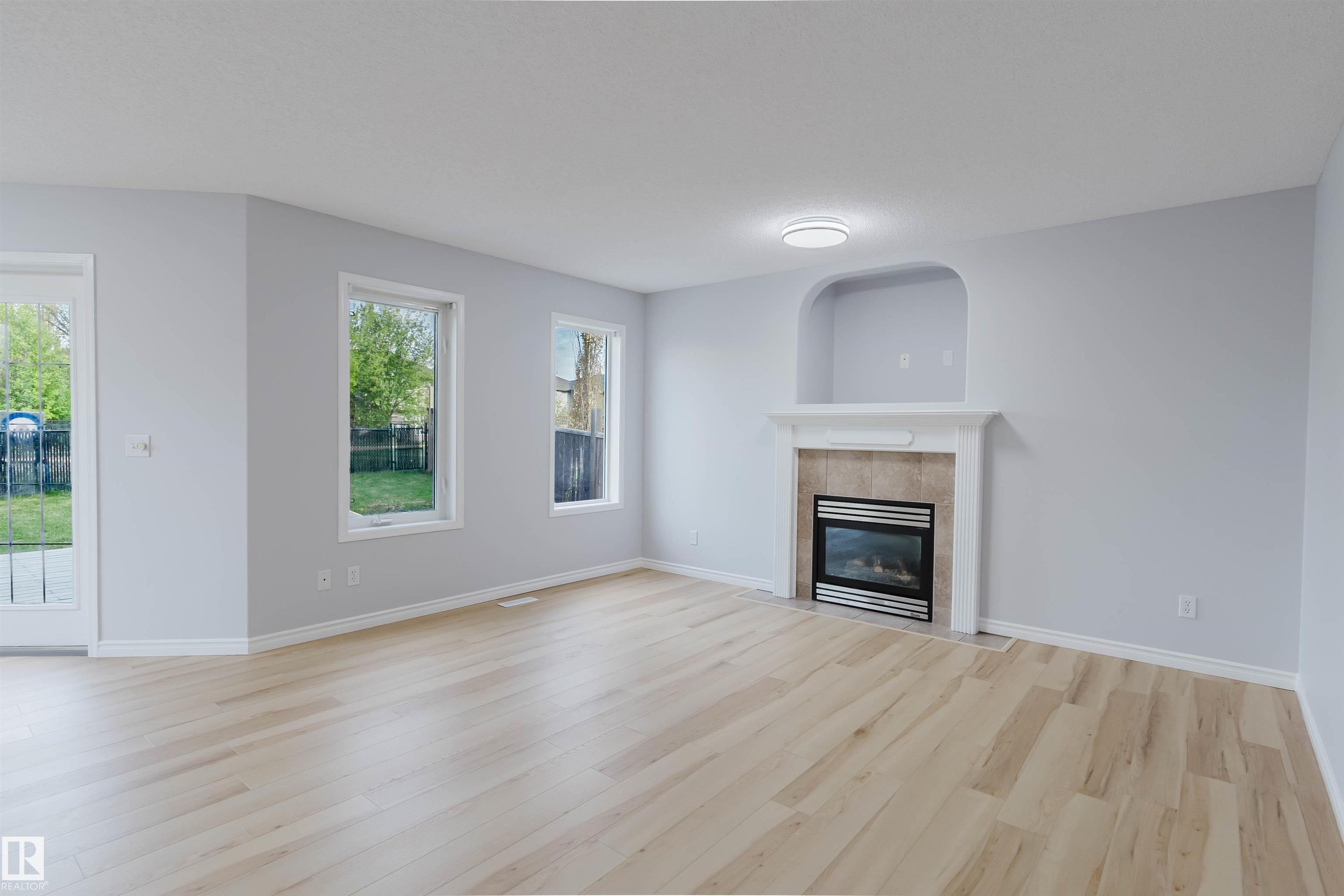 https://zimg.paragon.ice.com/ParagonImages/Property/PM/RAE/225402214/8/0/0/677dc4b3bca62520a3a9e36b460510ac/1/e43b602d4b8df5f8a62687f463fa8dc4/225402214-02f9b8cd-0e5e-460e-a26c-ada54d5d8b3c.JPG