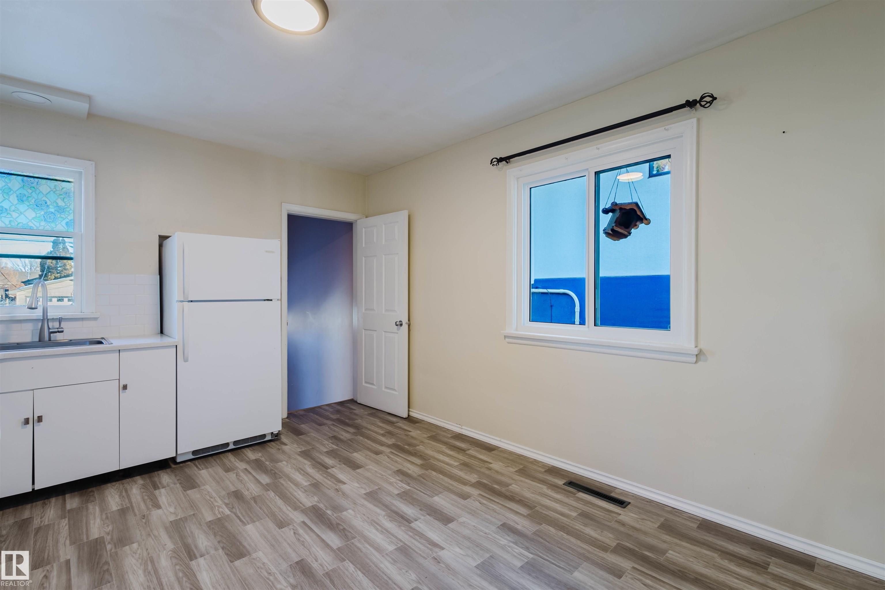 Photo 11 at 10511 80 Street NW, Forest Heights, Edmonton