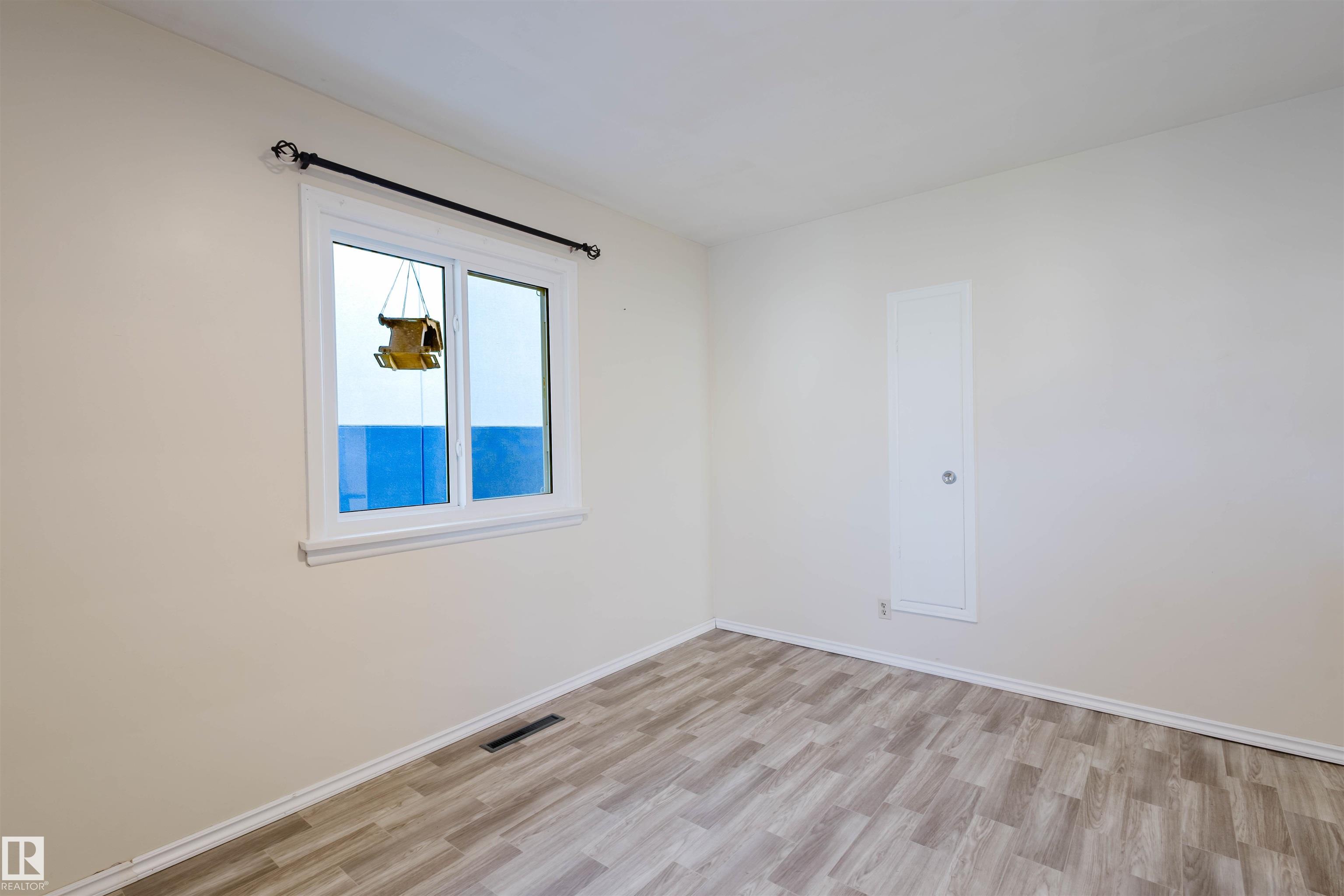 Photo 12 at 10511 80 Street NW, Forest Heights, Edmonton