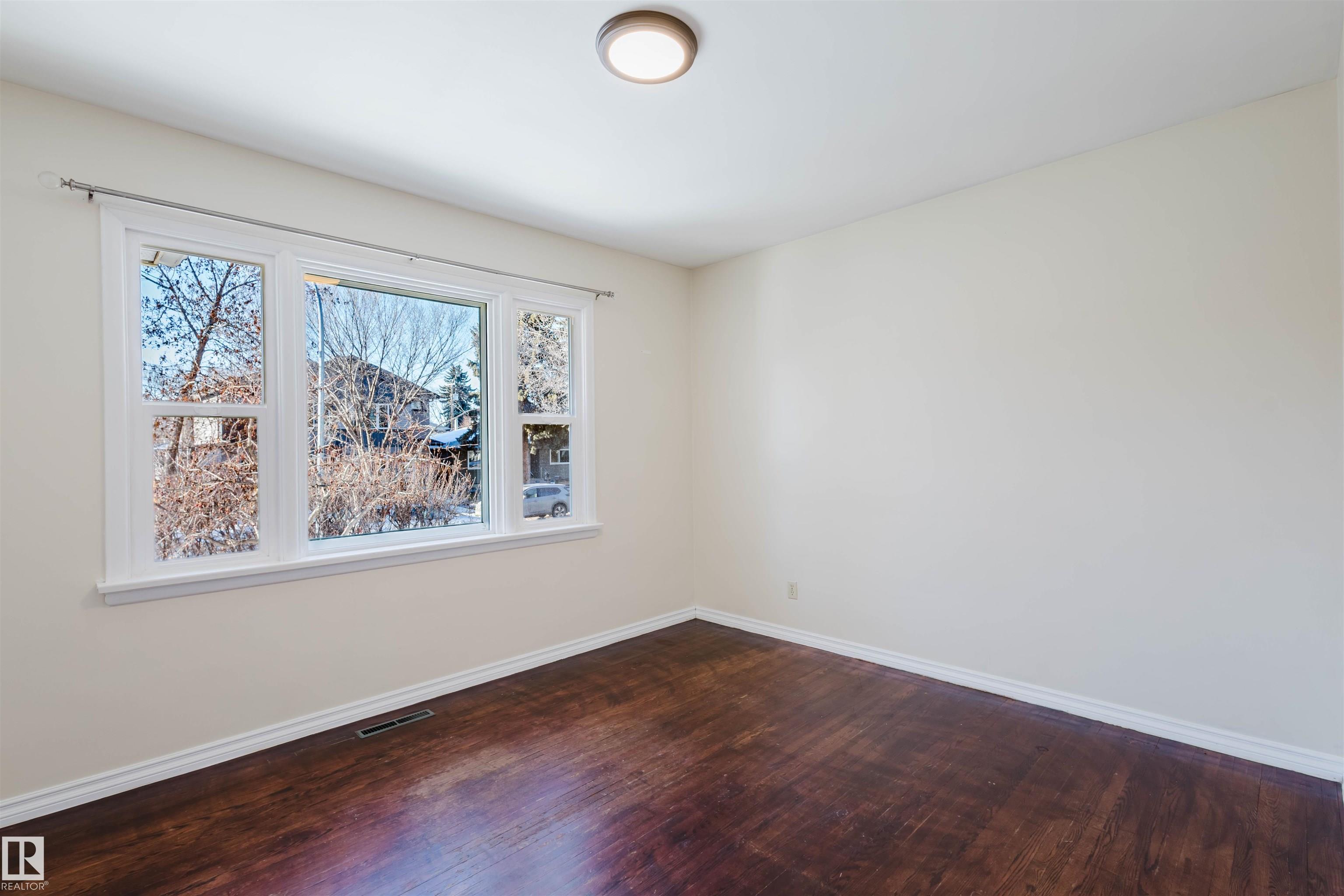 Photo 13 at 10511 80 Street NW, Forest Heights, Edmonton