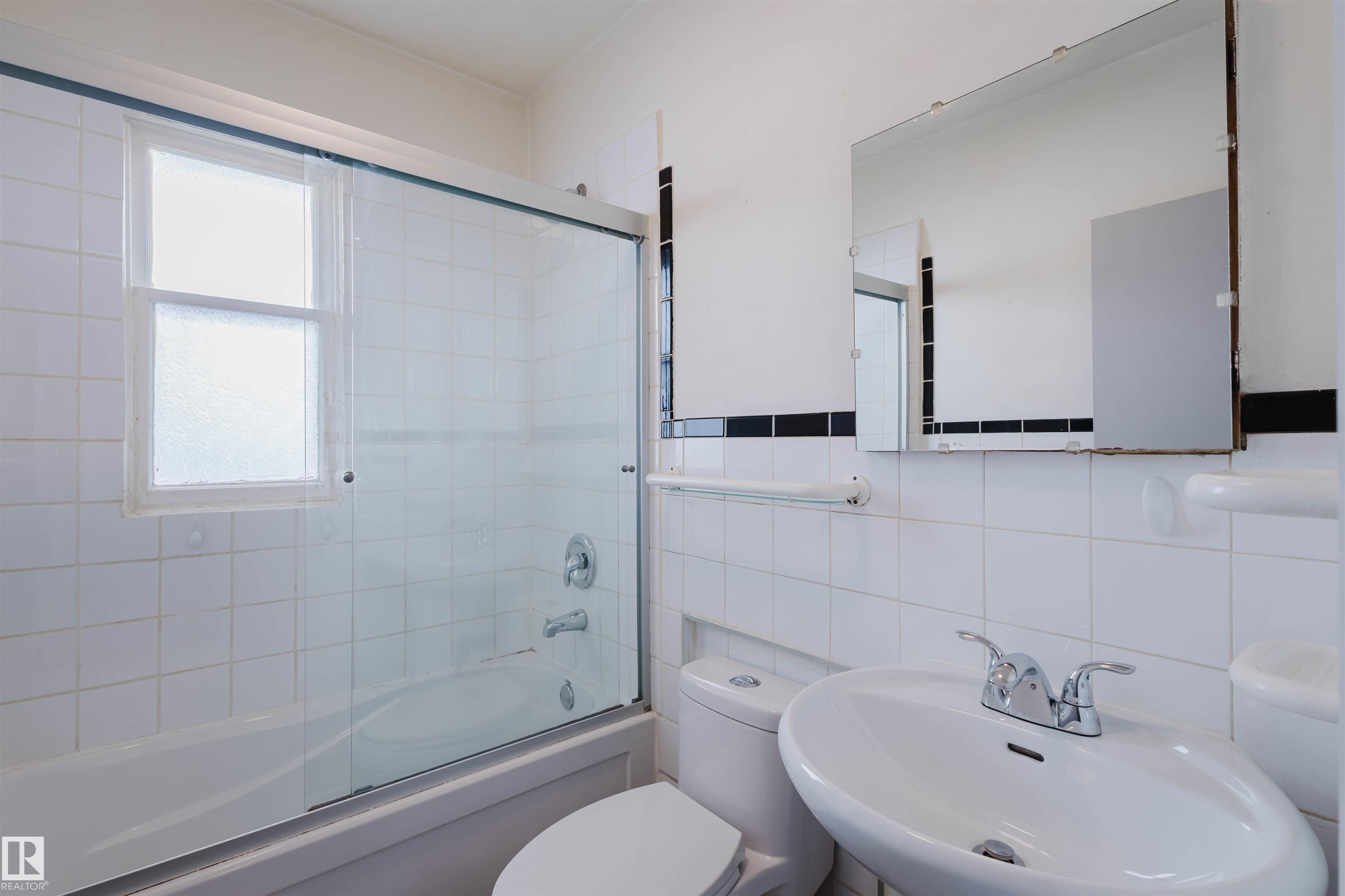 Photo 16 at 10511 80 Street NW, Forest Heights, Edmonton