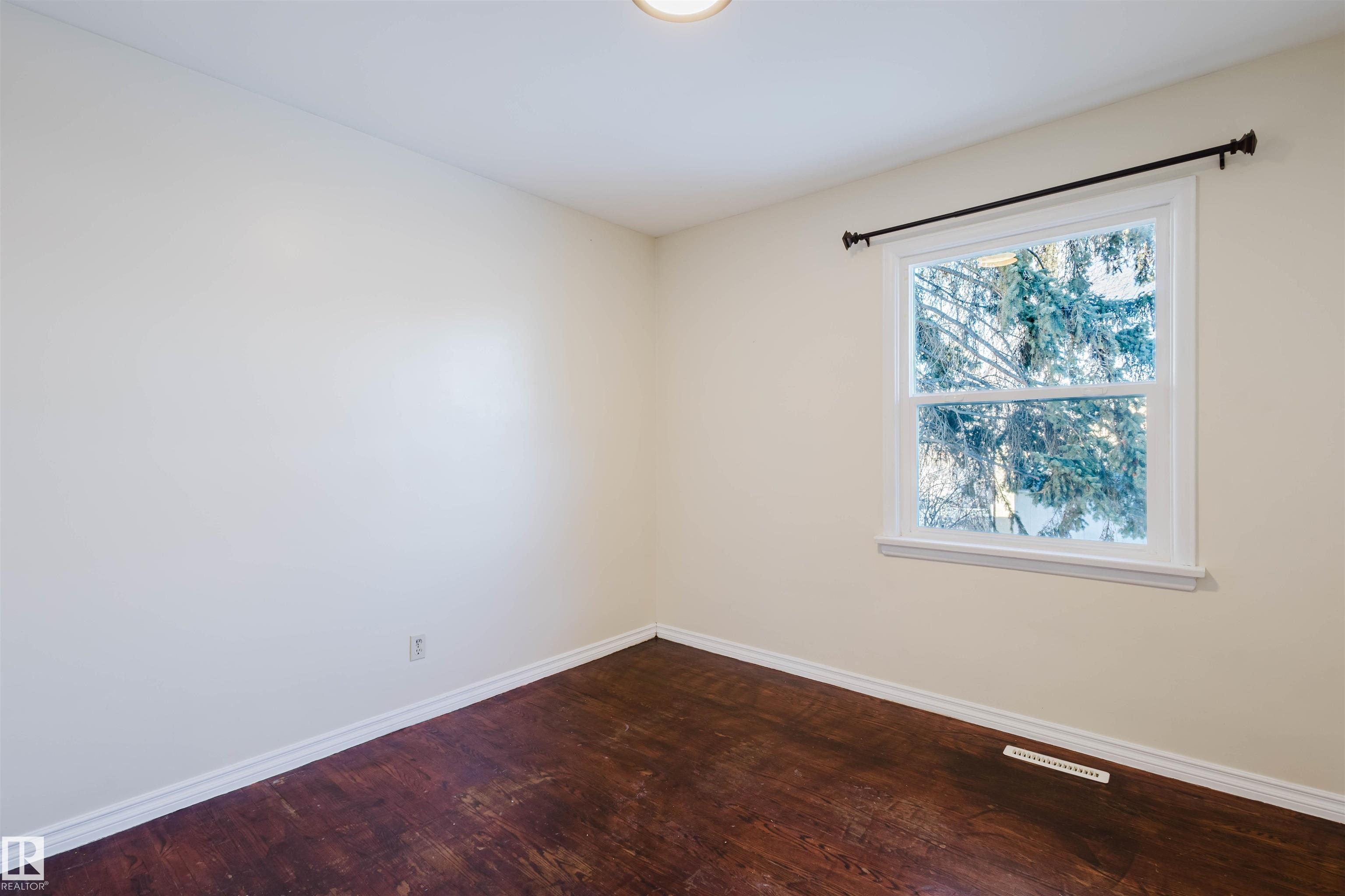 Photo 19 at 10511 80 Street NW, Forest Heights, Edmonton