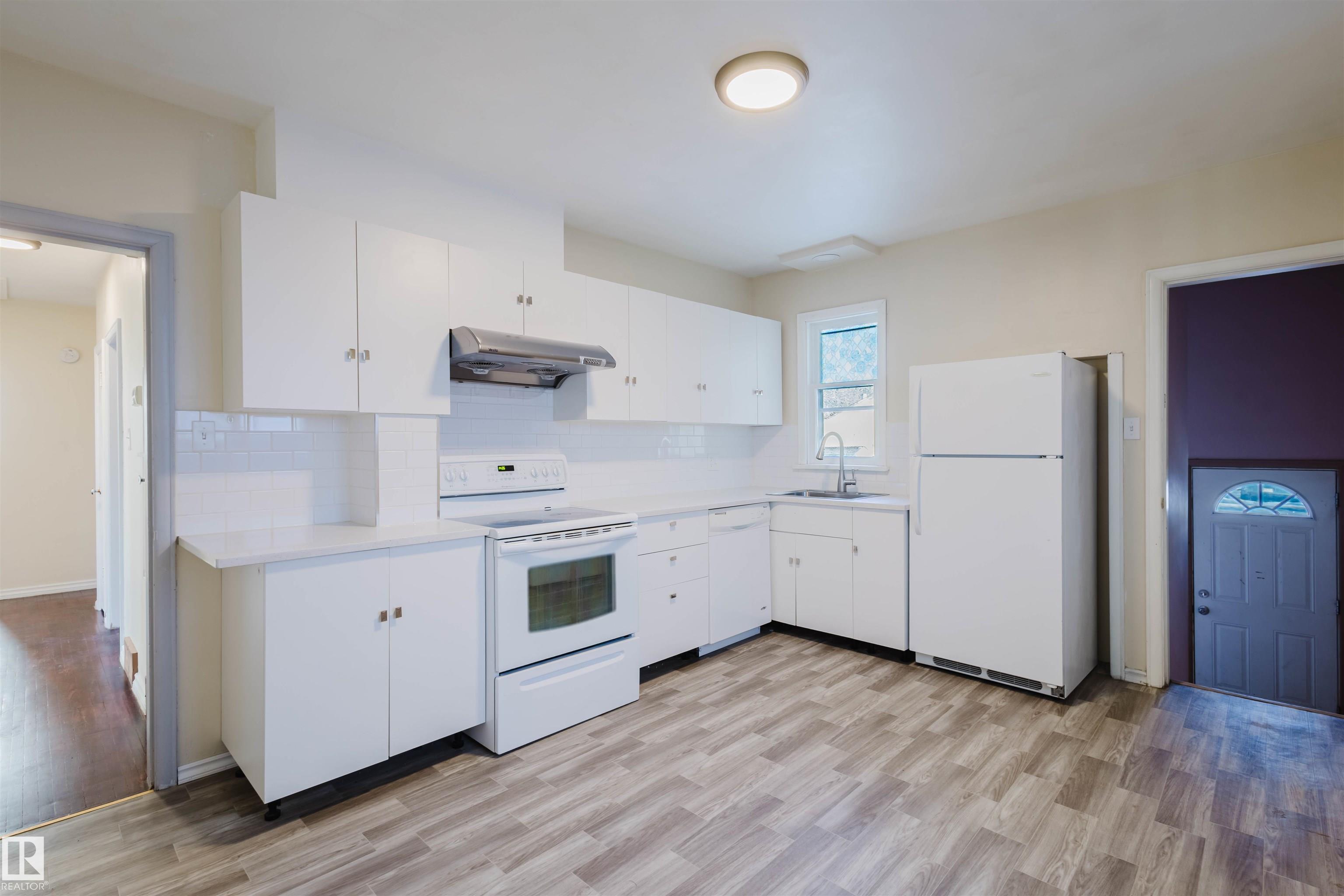 Photo 7 at 10511 80 Street NW, Forest Heights, Edmonton