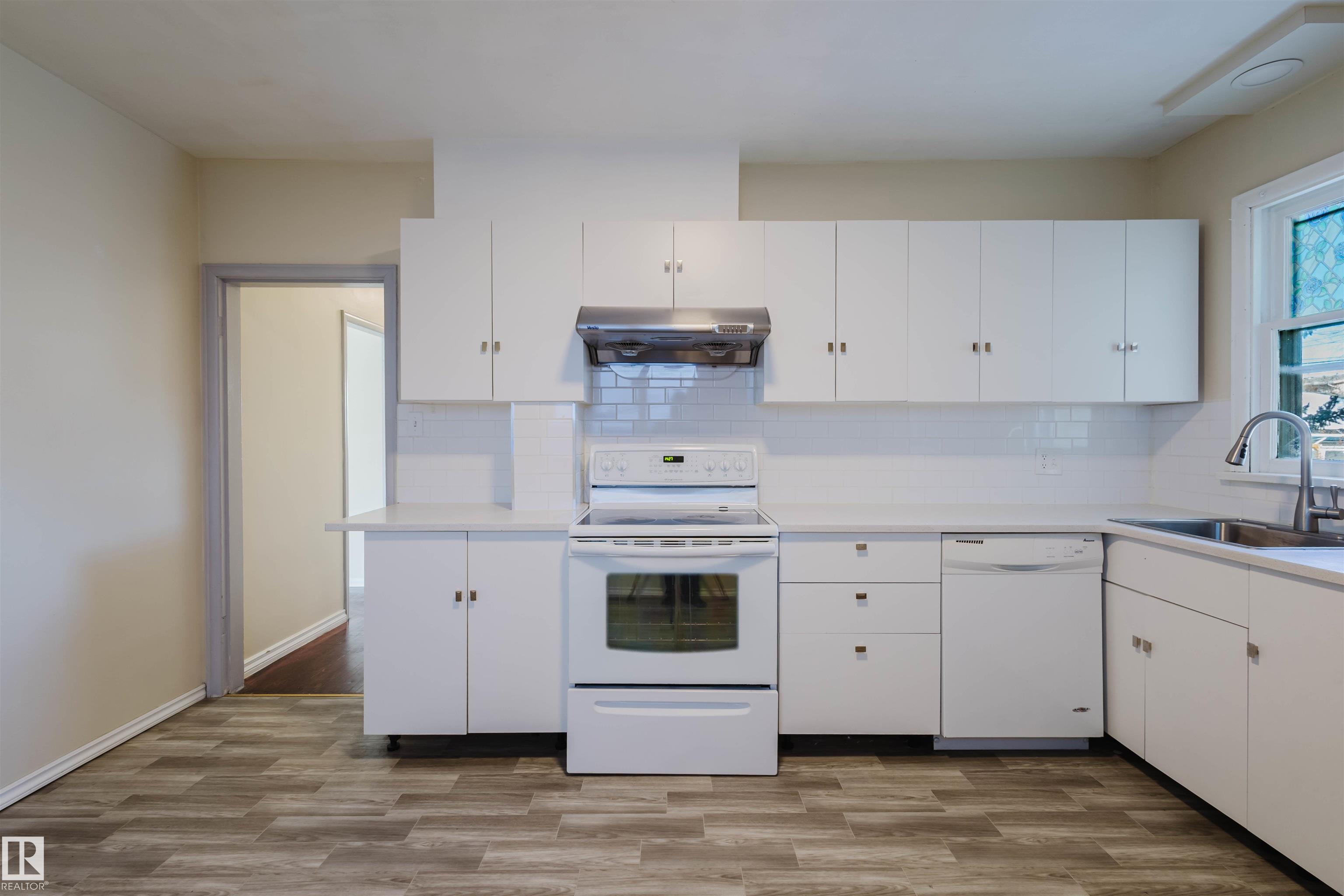 Photo 9 at 10511 80 Street NW, Forest Heights, Edmonton