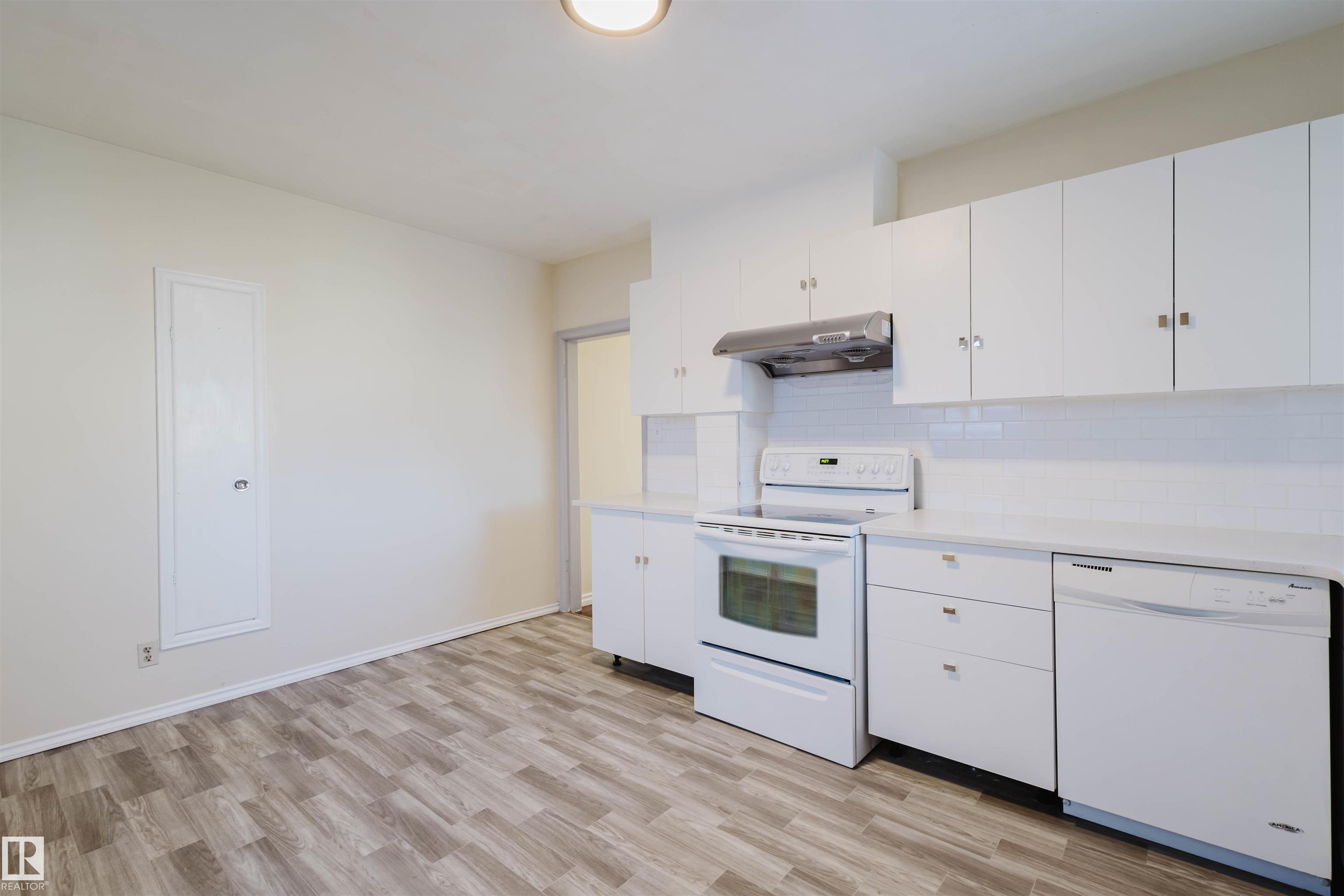 Photo 10 at 10511 80 Street NW, Forest Heights, Edmonton