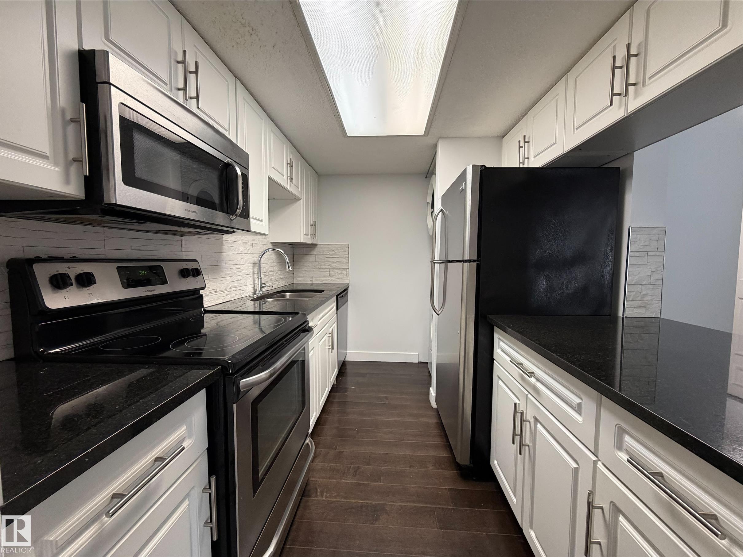 Photo 13 at 403 - 10335 118 Street NW, Wîhkwêntôwin, Edmonton
