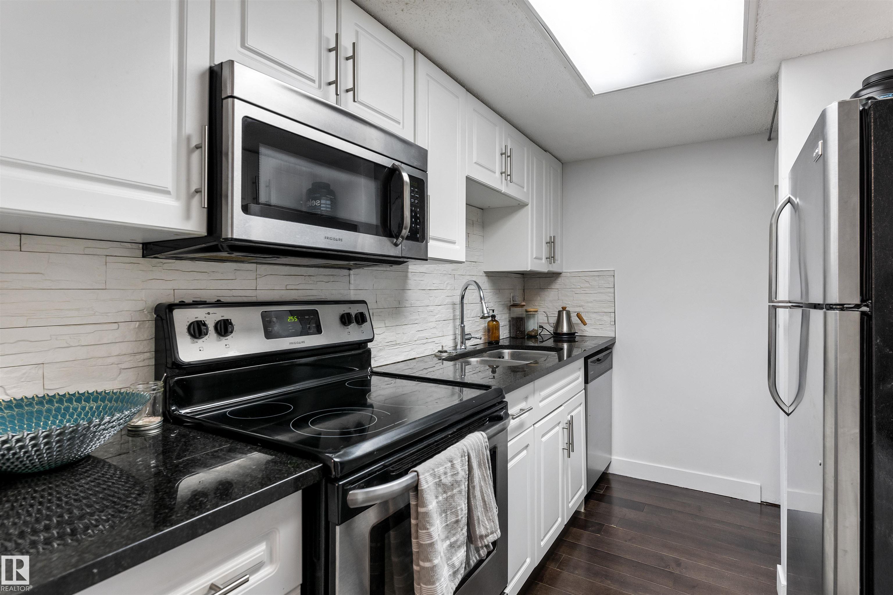 Photo 14 at 403 - 10335 118 Street NW, Wîhkwêntôwin, Edmonton