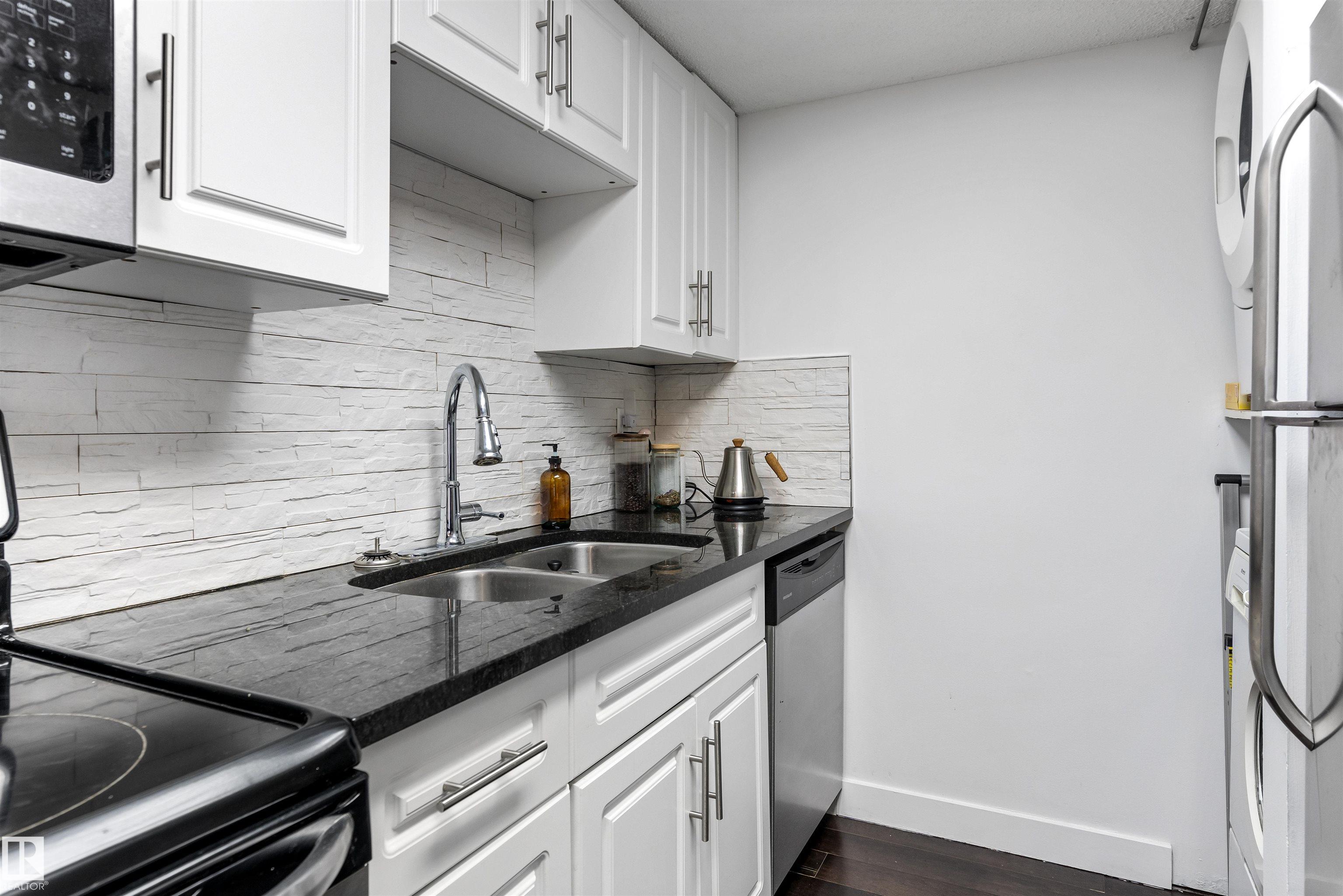Photo 17 at 403 - 10335 118 Street NW, Wîhkwêntôwin, Edmonton