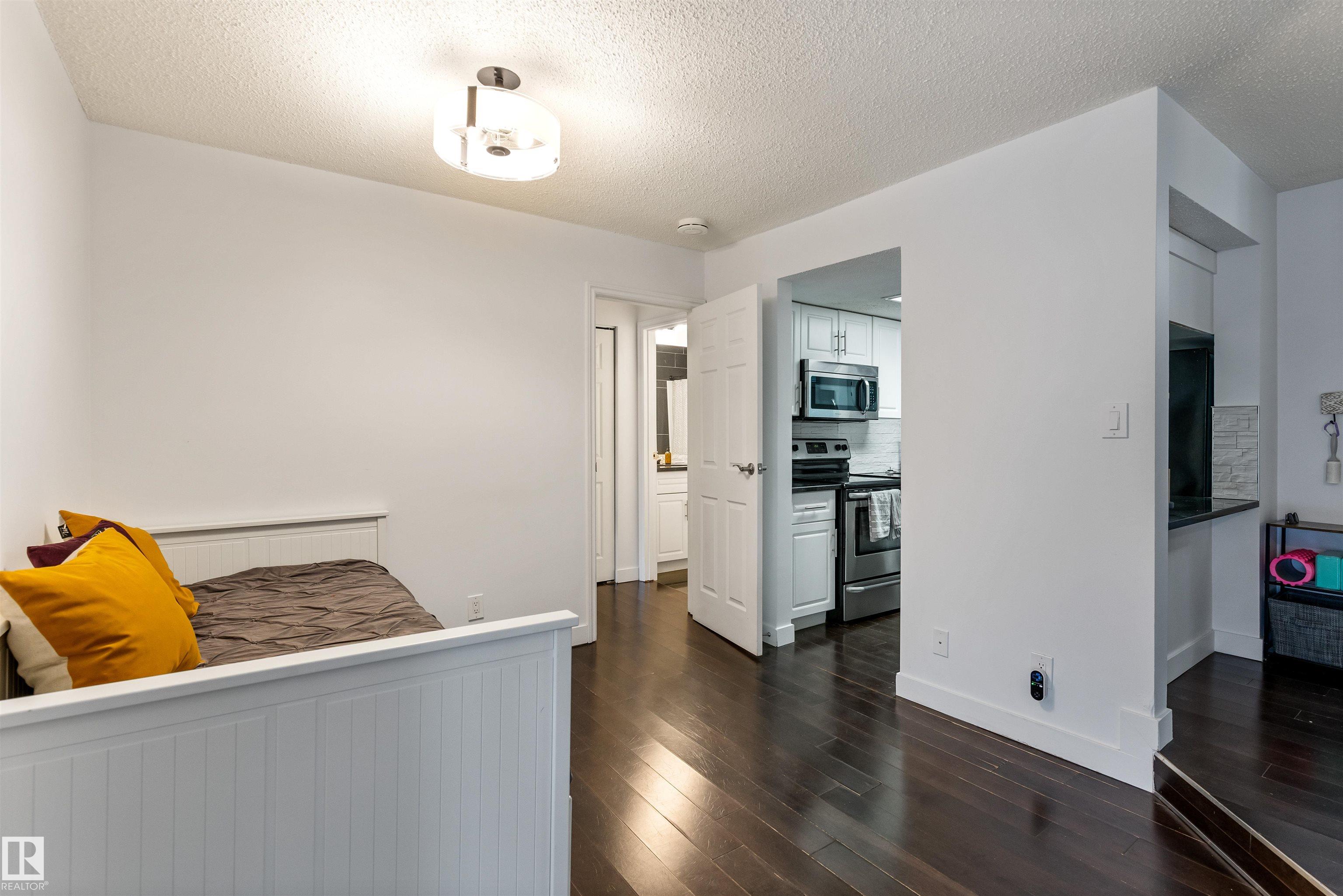 Photo 8 at 403 - 10335 118 Street NW, Wîhkwêntôwin, Edmonton
