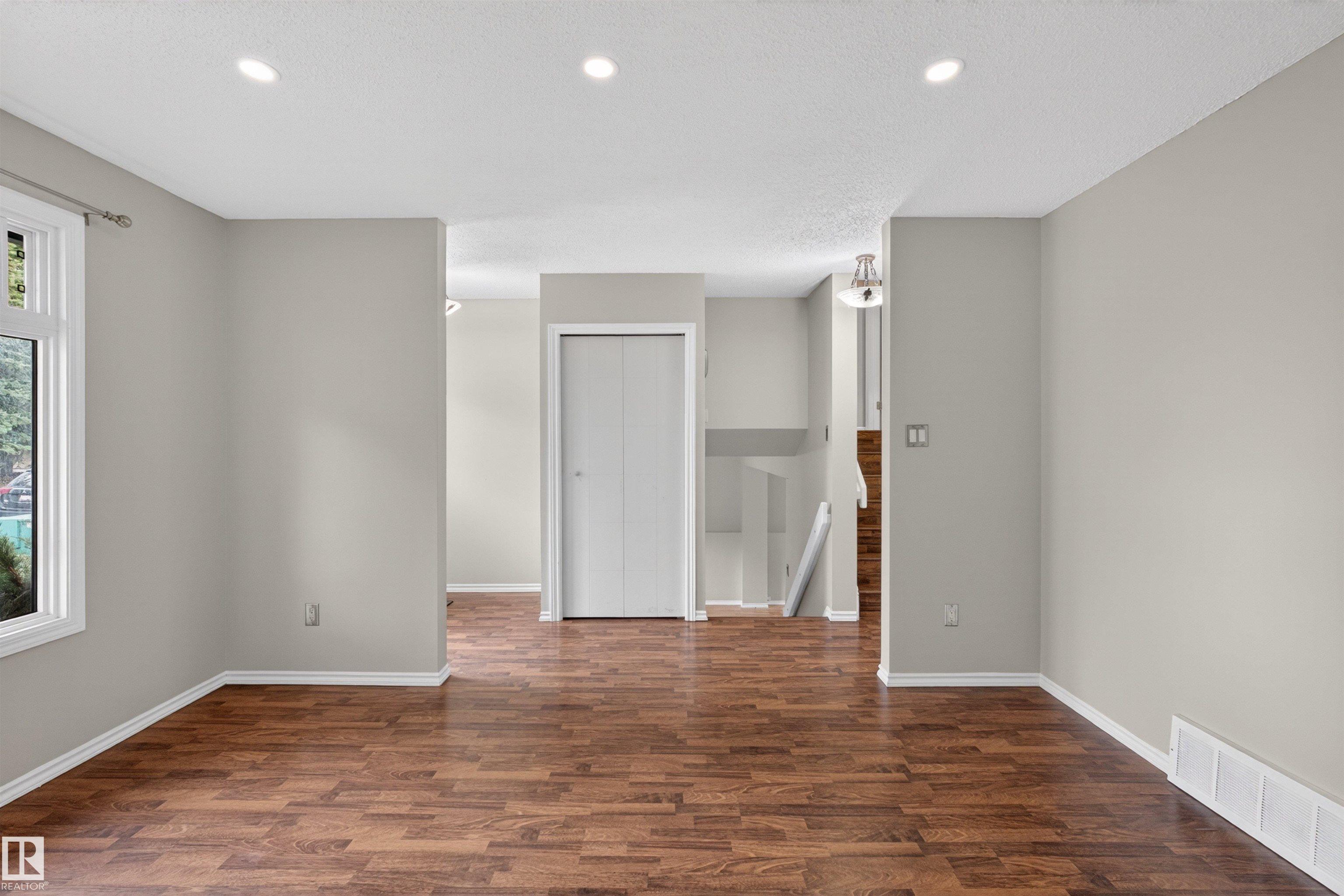 https://zimg.paragon.ice.com/ParagonImages/Property/PM/RAE/225402227/7/0/0/f5813d403d42793496a0f9359427473e/1/786c7cc1616c9bb6dd001f07f4d45f7f/225402227-86123eb8-9546-4dc2-a5c7-826a93b83f19.JPG