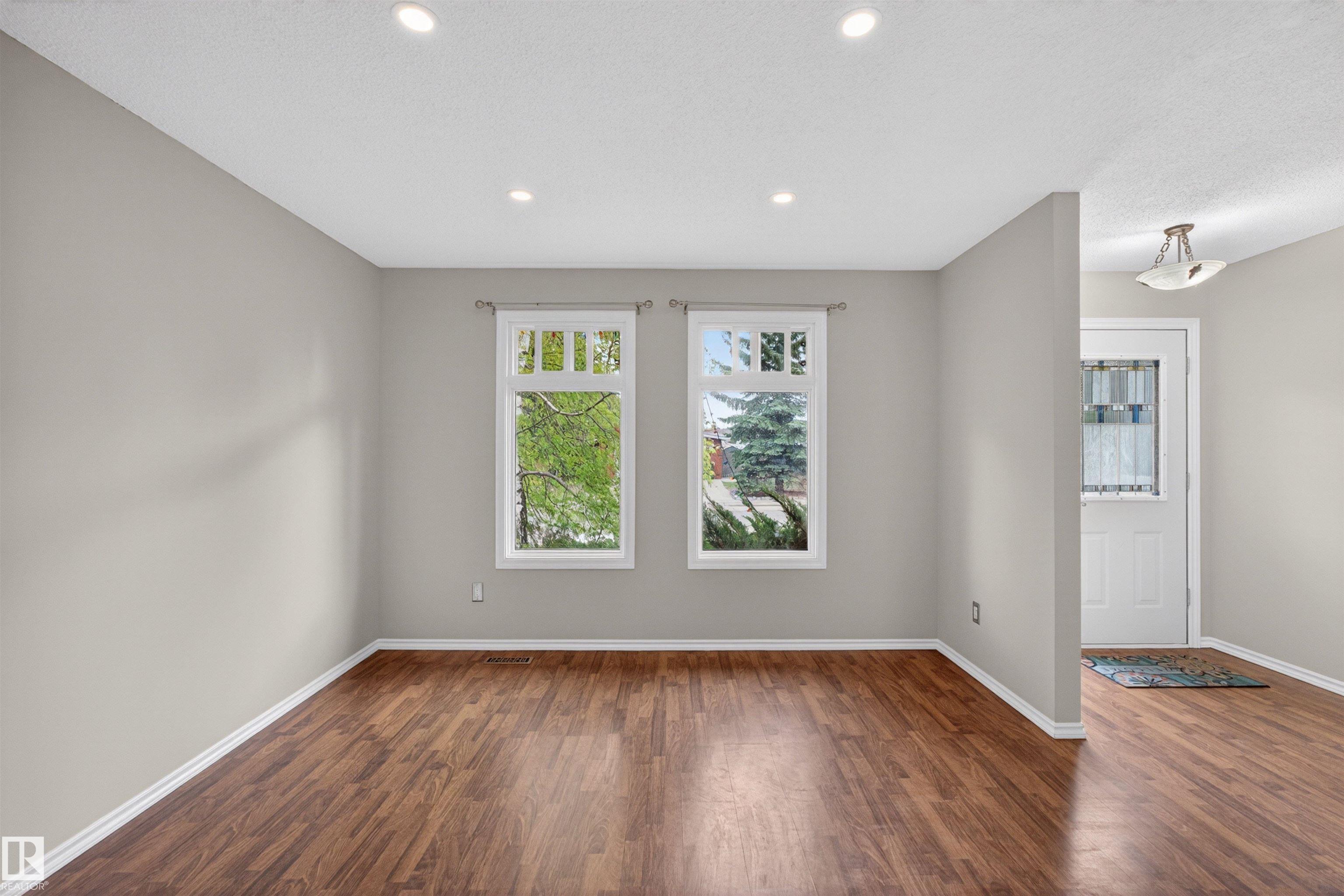 https://zimg.paragon.ice.com/ParagonImages/Property/PM/RAE/225402227/8/0/0/e19544739cb3672eb617ba4c3c215665/1/786c7cc1616c9bb6dd001f07f4d45f7f/225402227-3352a804-d280-4b66-b624-0d3b1dbdd4da.JPG