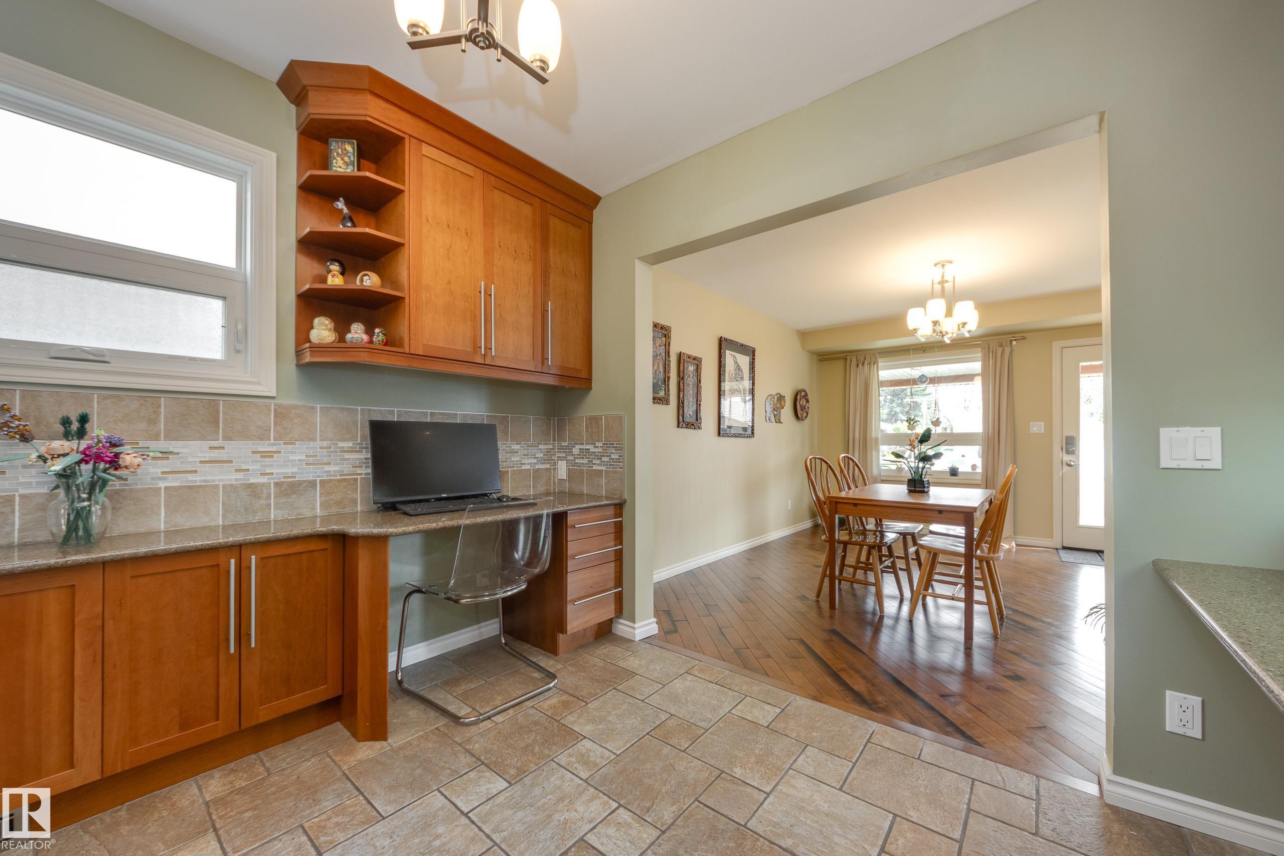 Photo 13 at 9327 75 Avenue NW, Ritchie, Edmonton