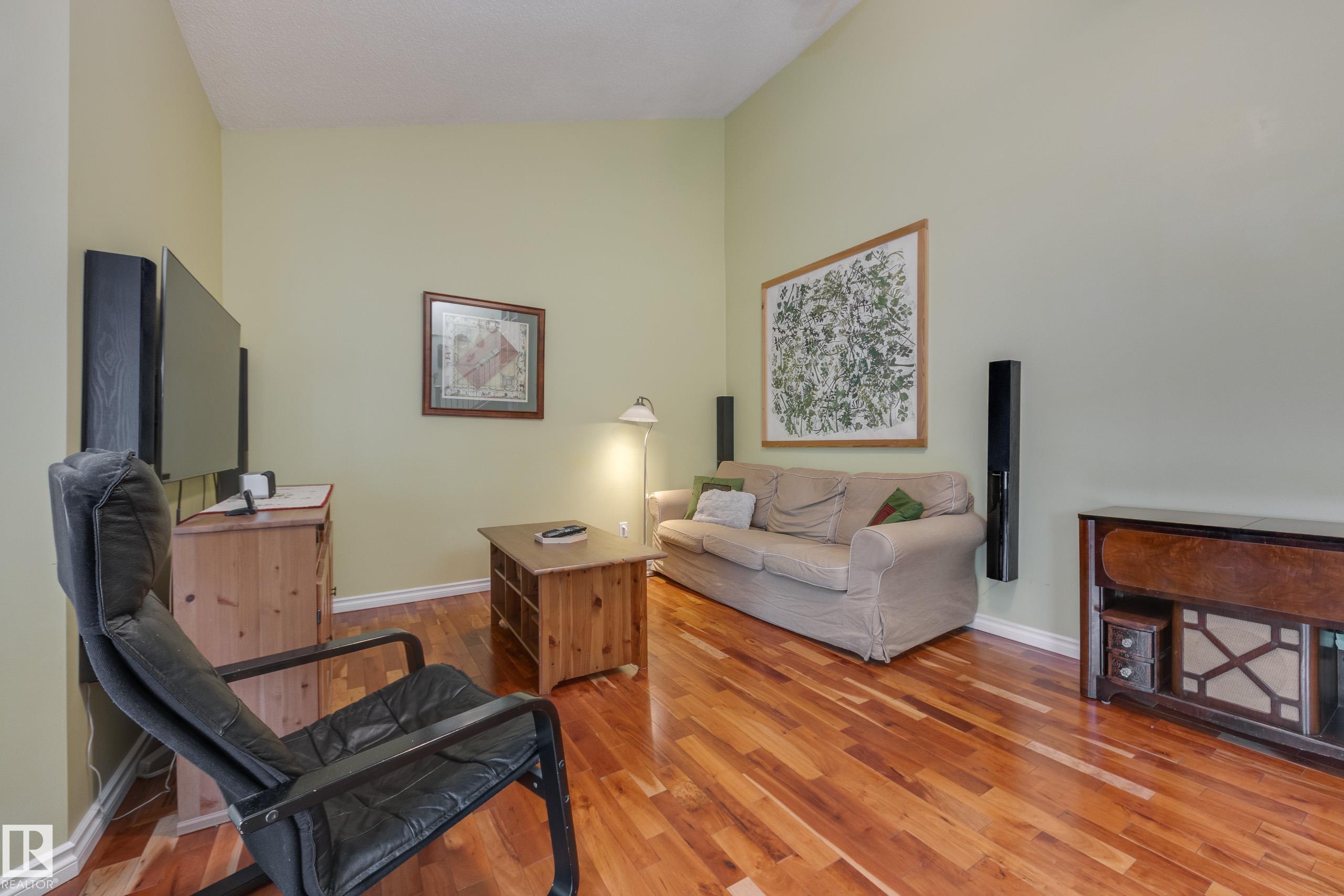 Picture for 9327 75 AV NW